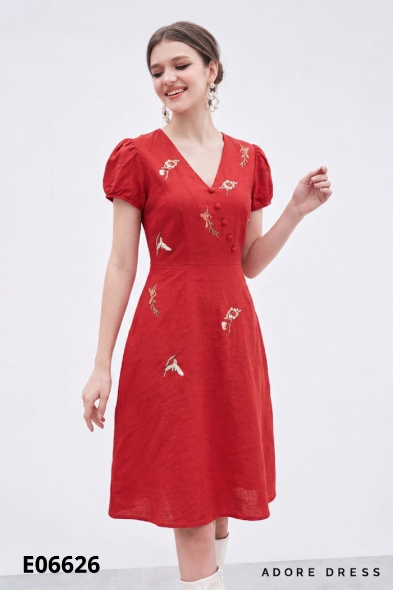 Váy ADORE DRESS đỏ thêu hoa