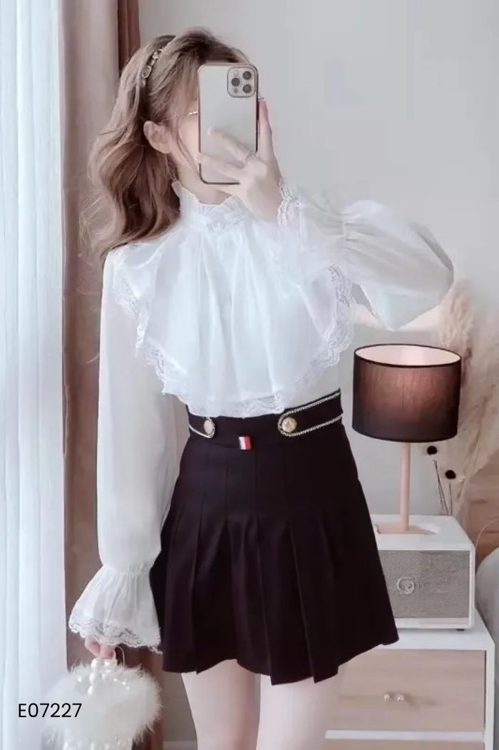 Chân váy đen xếp ly