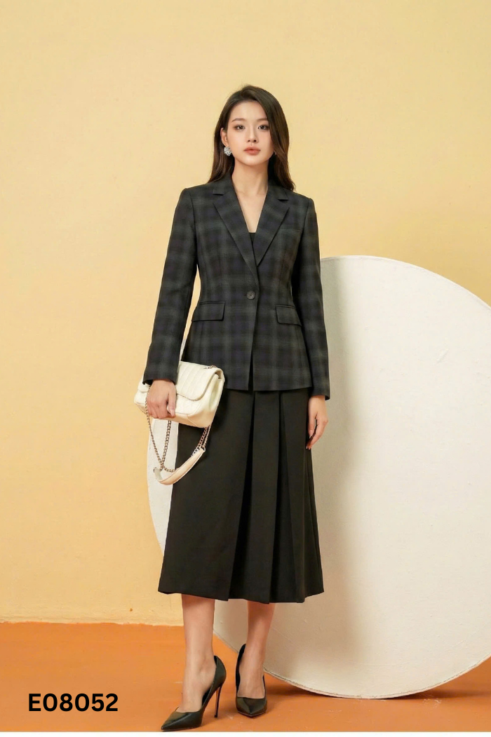 Áo khoác đen phối xảnh êu cổ vest