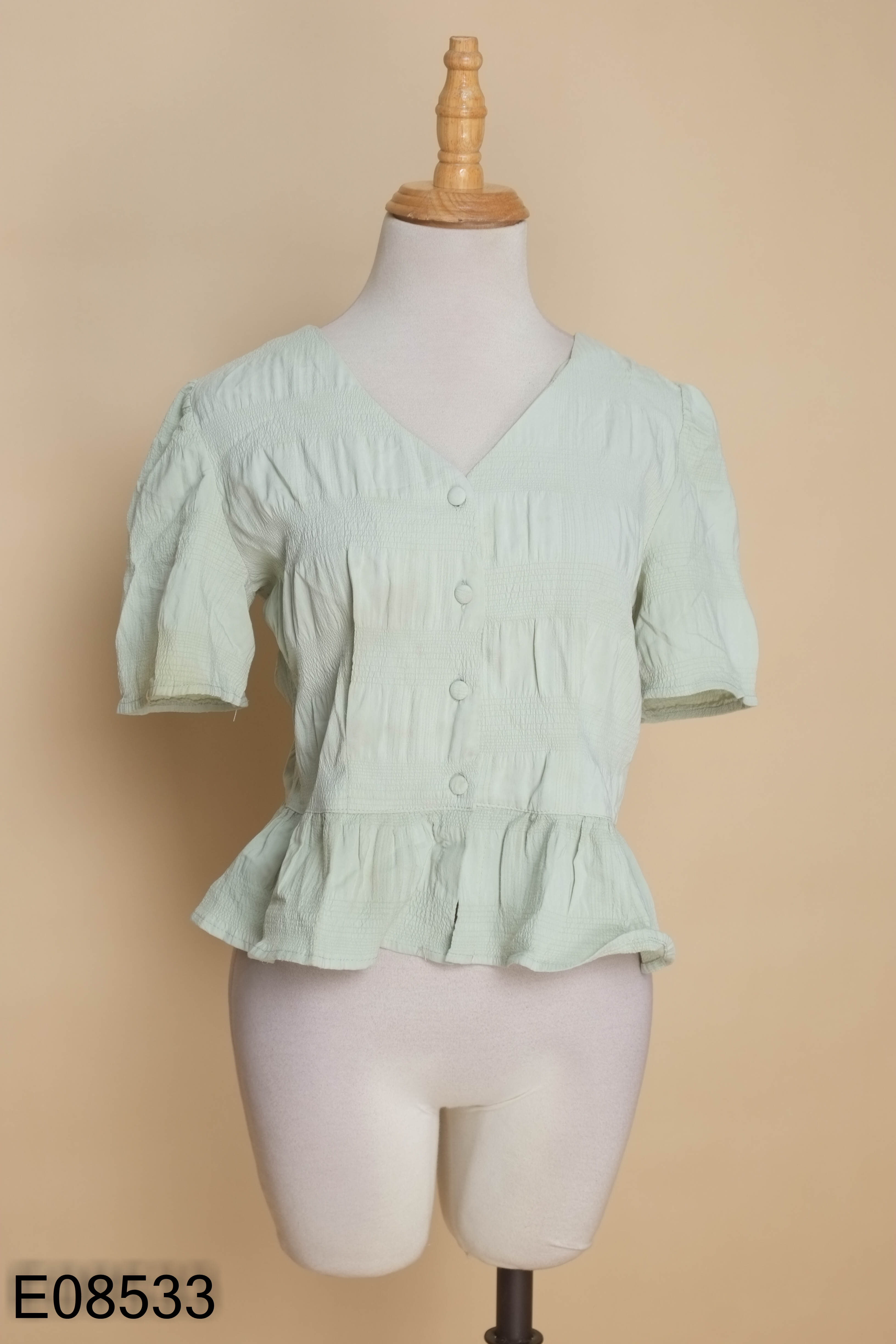 Áo xanh tay lỡ cổ V