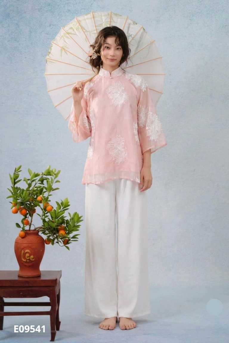 Set Áo voan hồng cách tân họa tiết + Quần