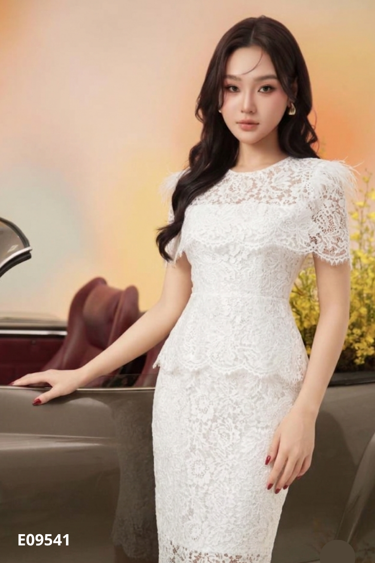 Váy ren trắng kiểu phối lưới
