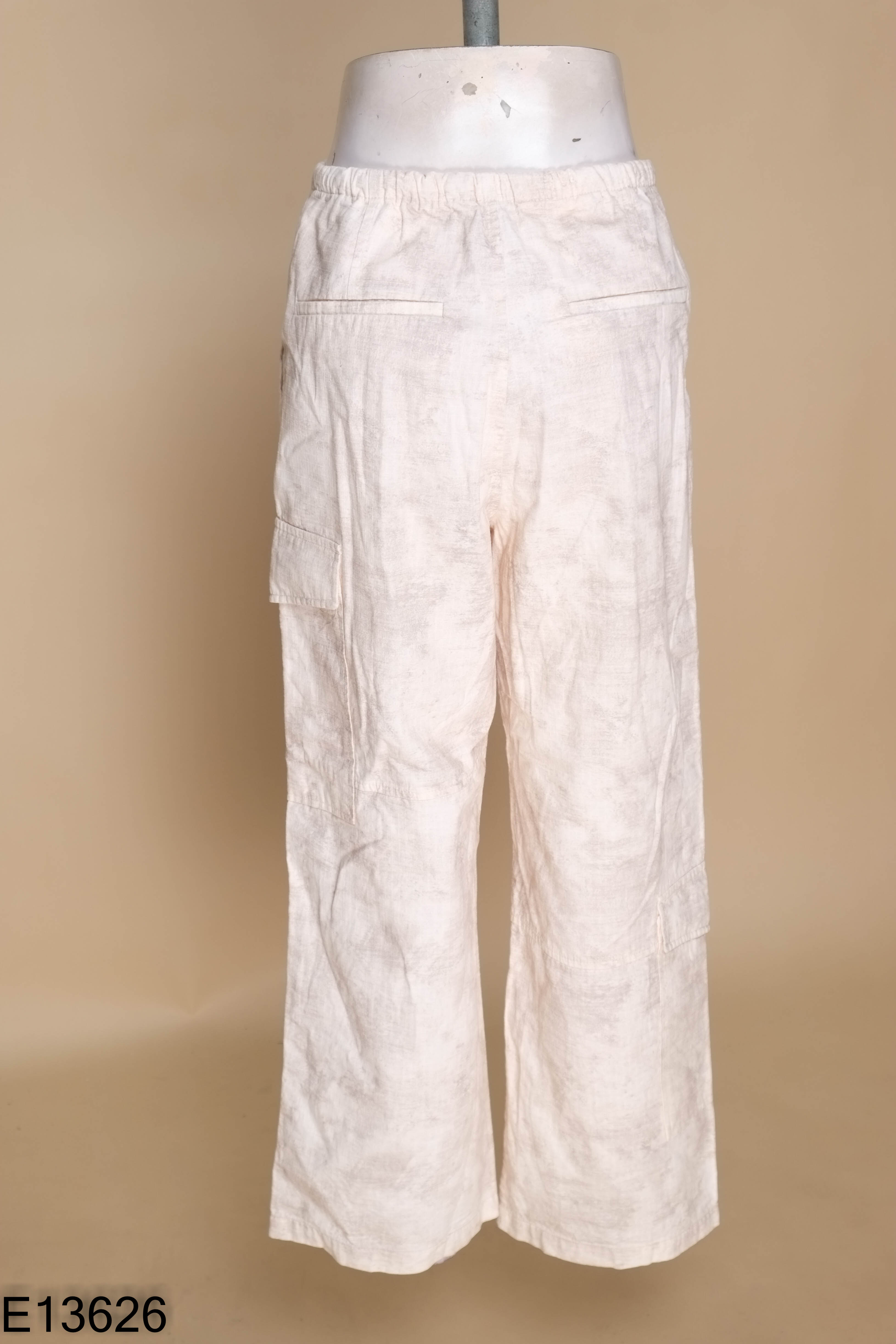 Quần ZARA linen be họa tiết xám