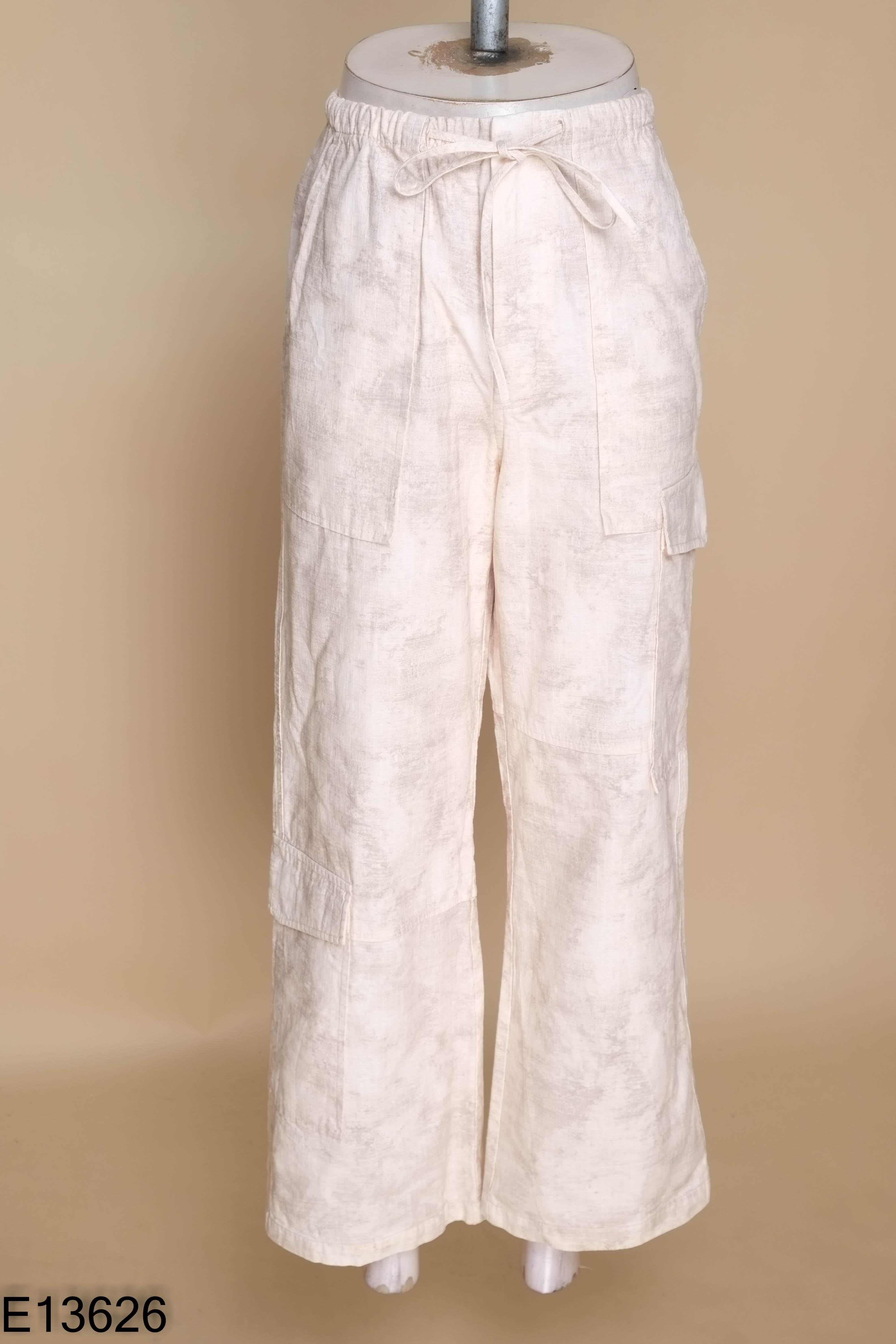 Quần ZARA linen be họa tiết xám