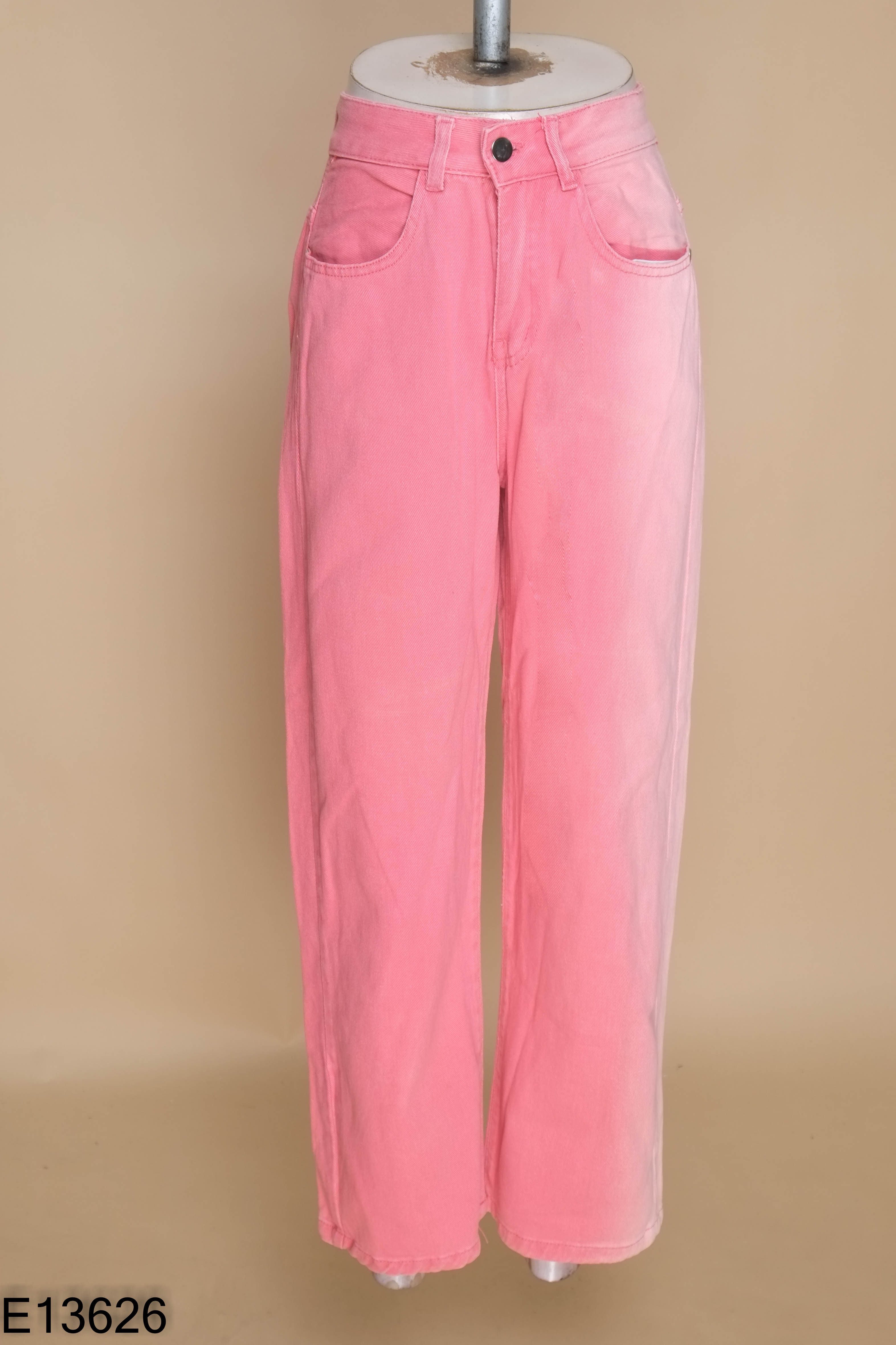 Quần jeans hồng loang