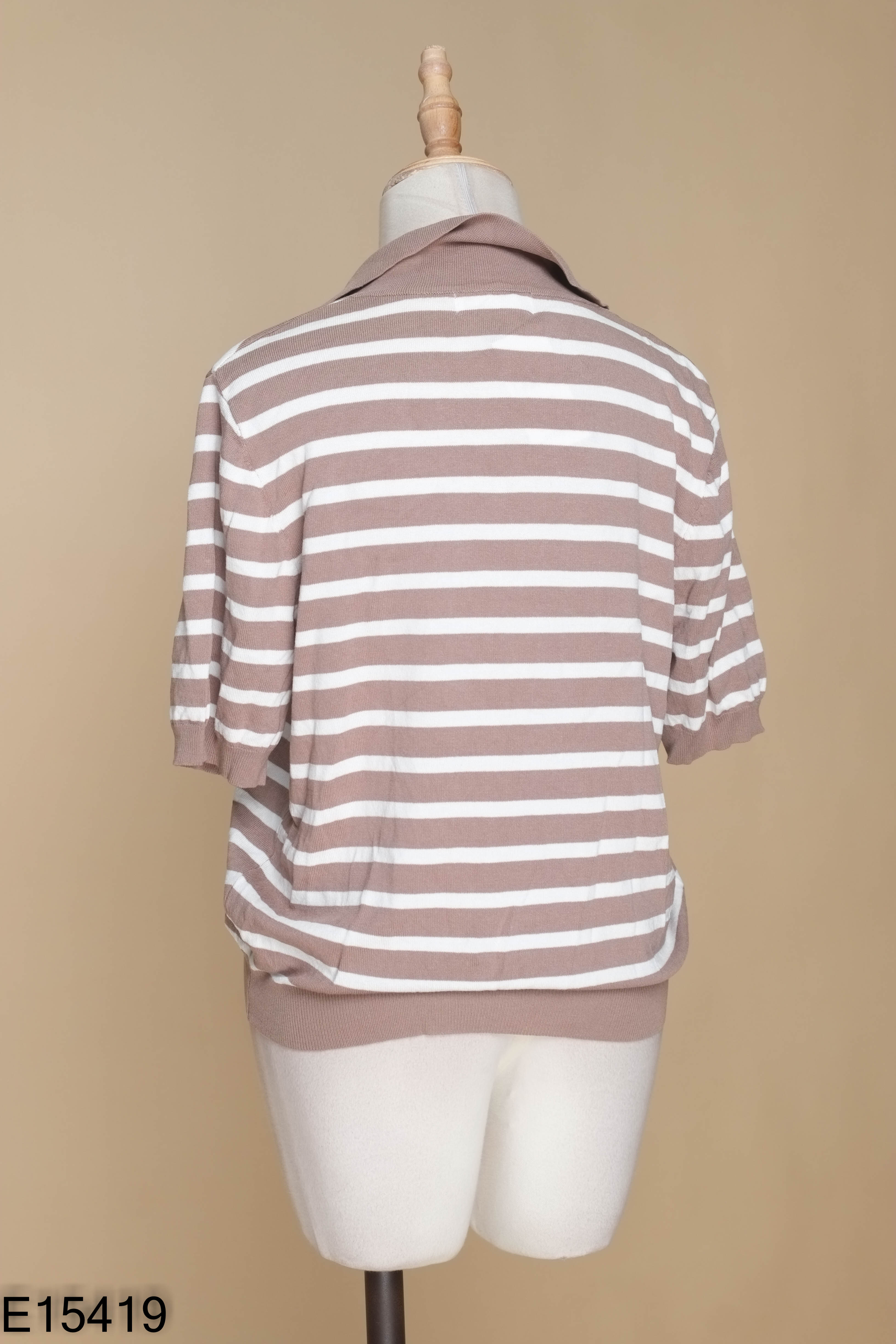 Áo RIRI&CO nâu kẻ trắng cổ bẻ