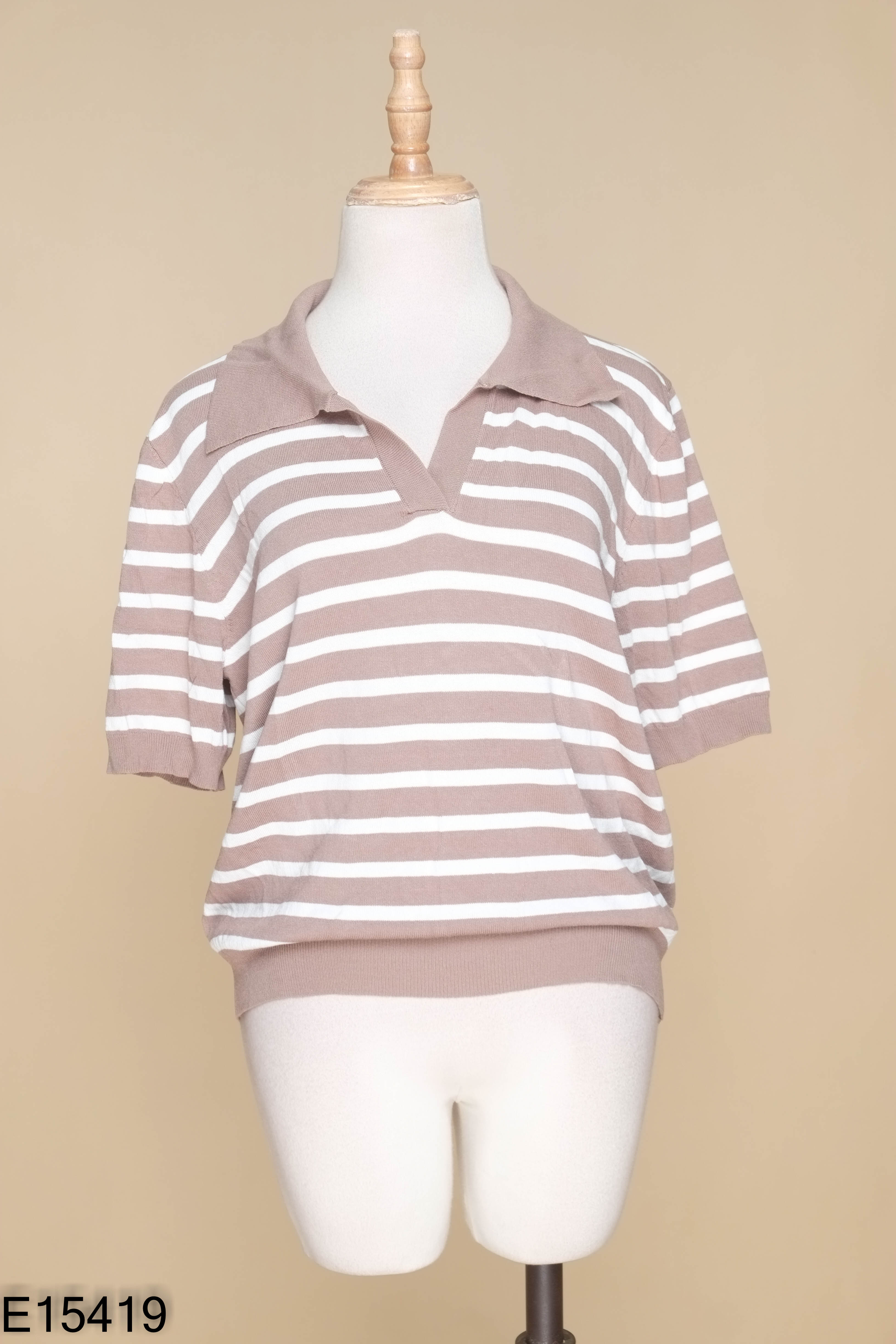 Áo RIRI&CO nâu kẻ trắng cổ bẻ