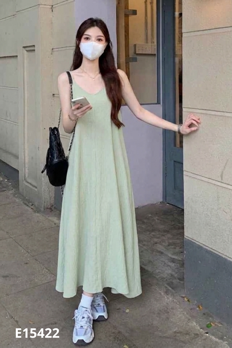 Váy hai dây xanh suông