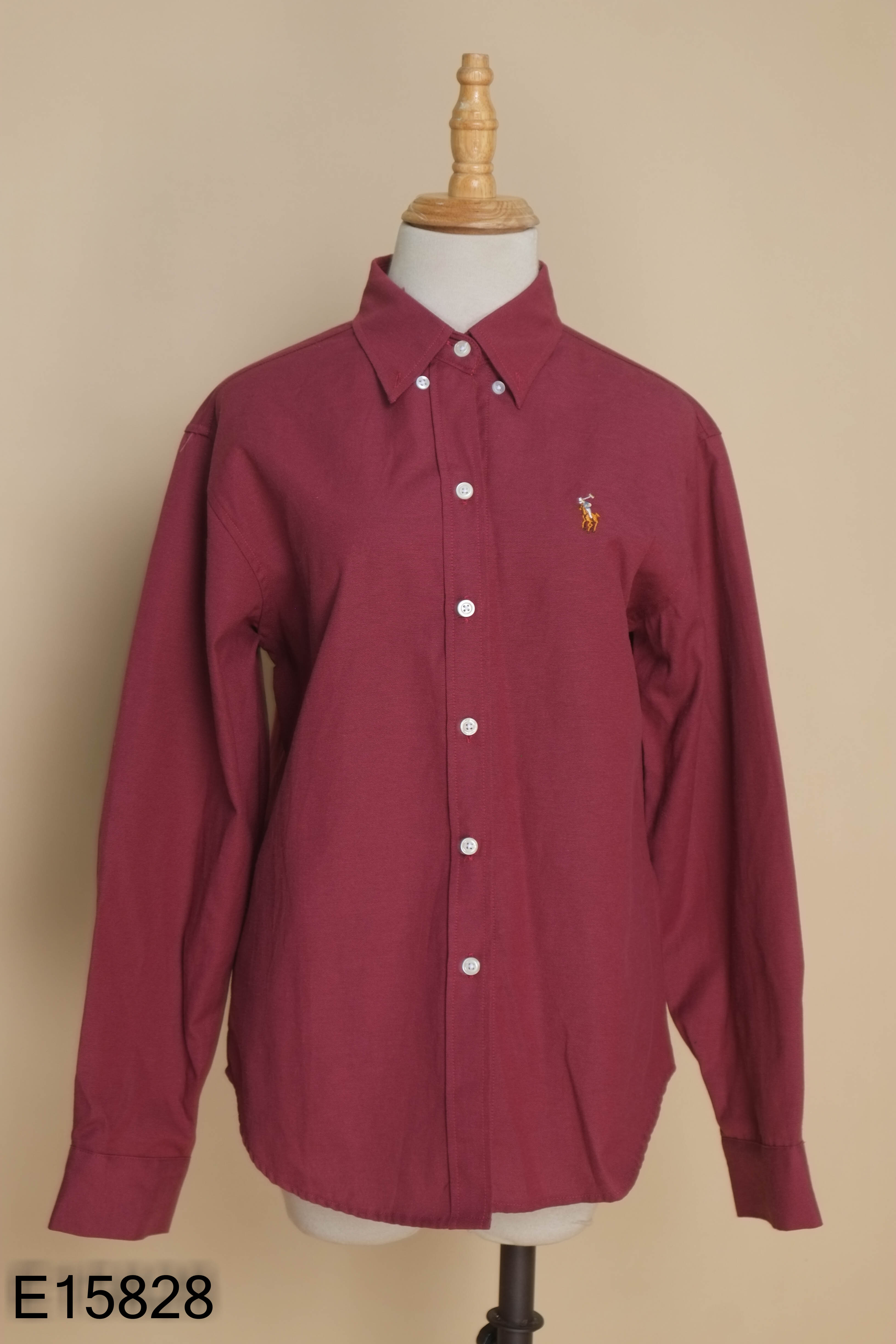 Áo sơ mi đỏ mận