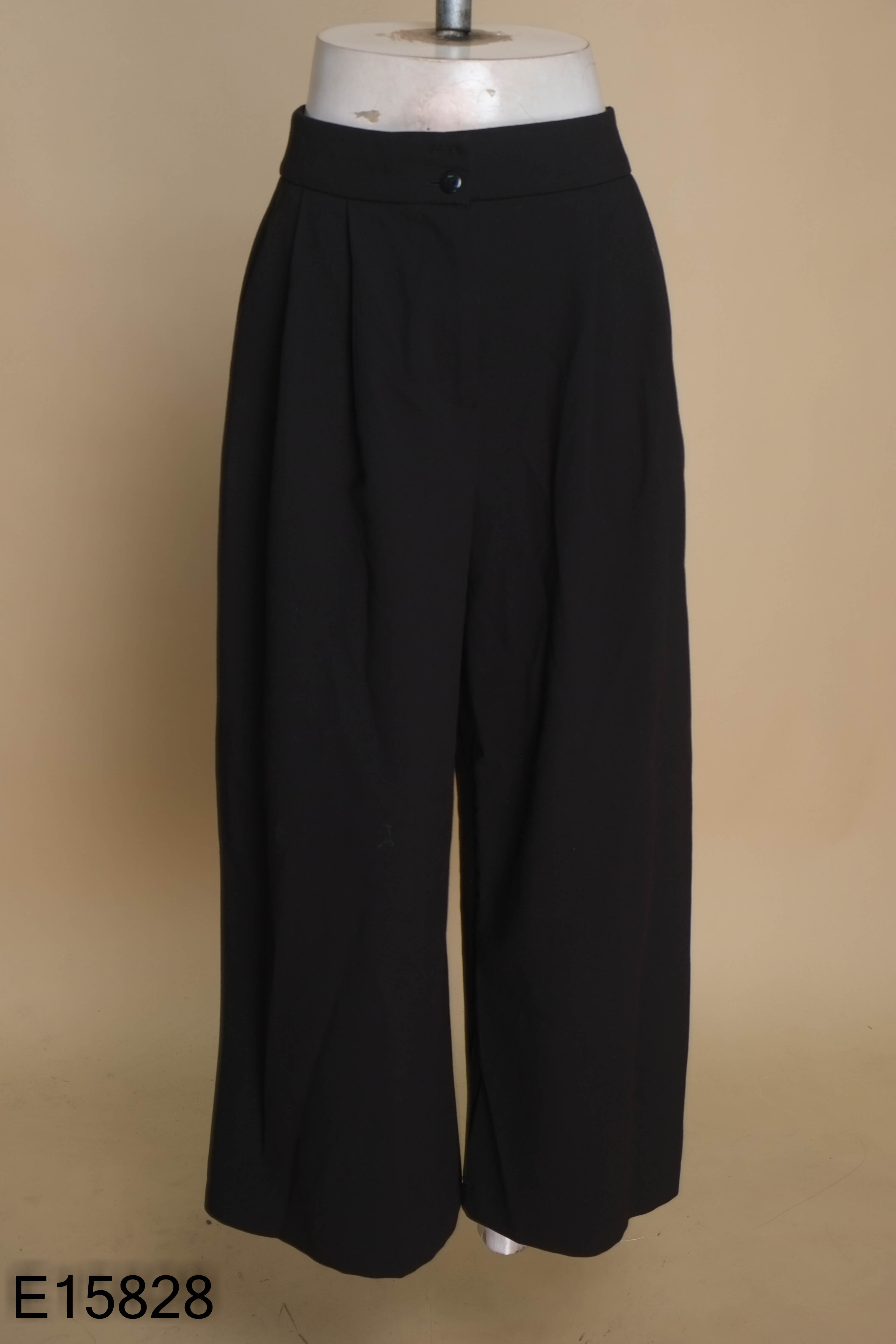 Quần ZARA đen ống rộng