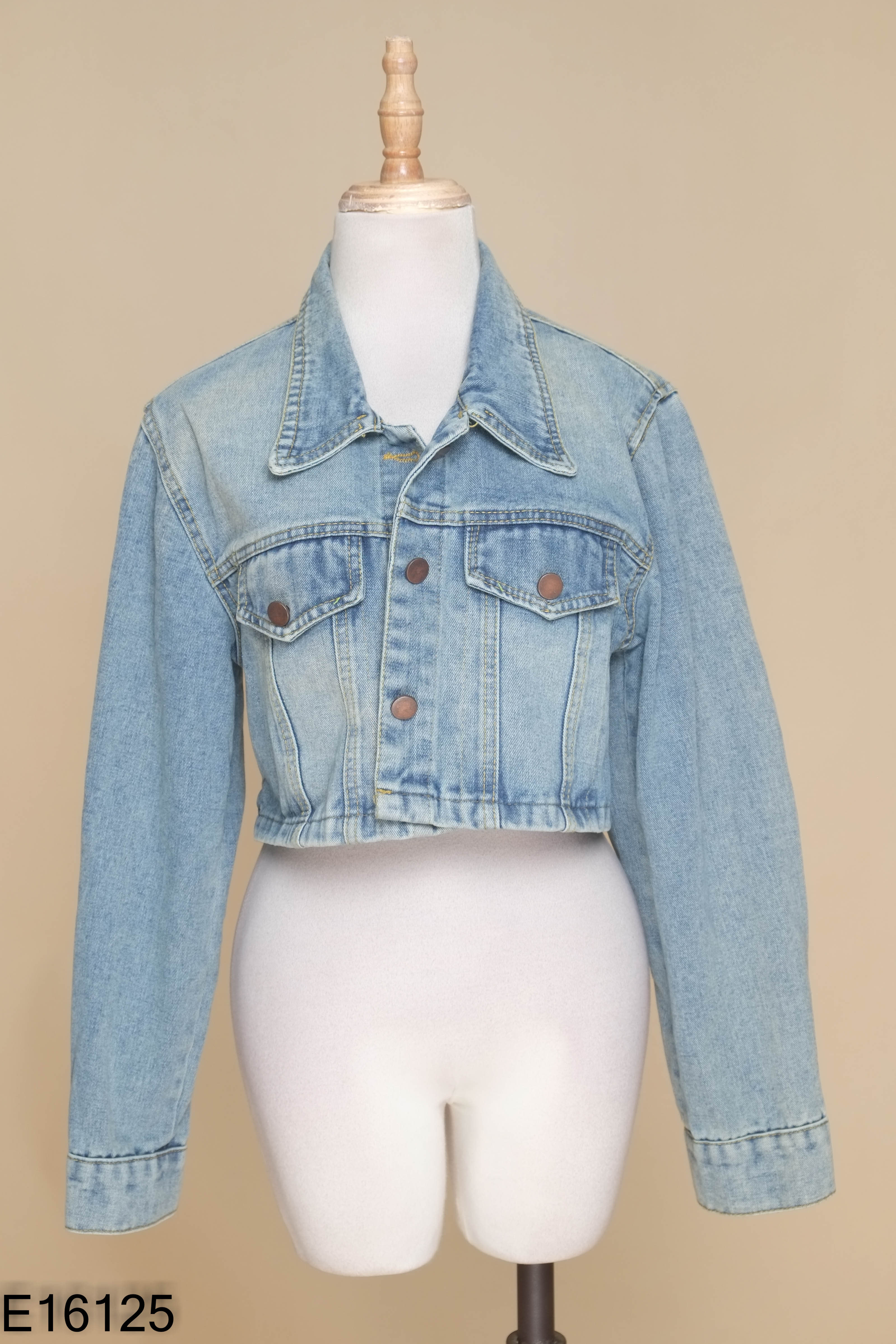 Áo khoác jeans xanh dáng ngắn