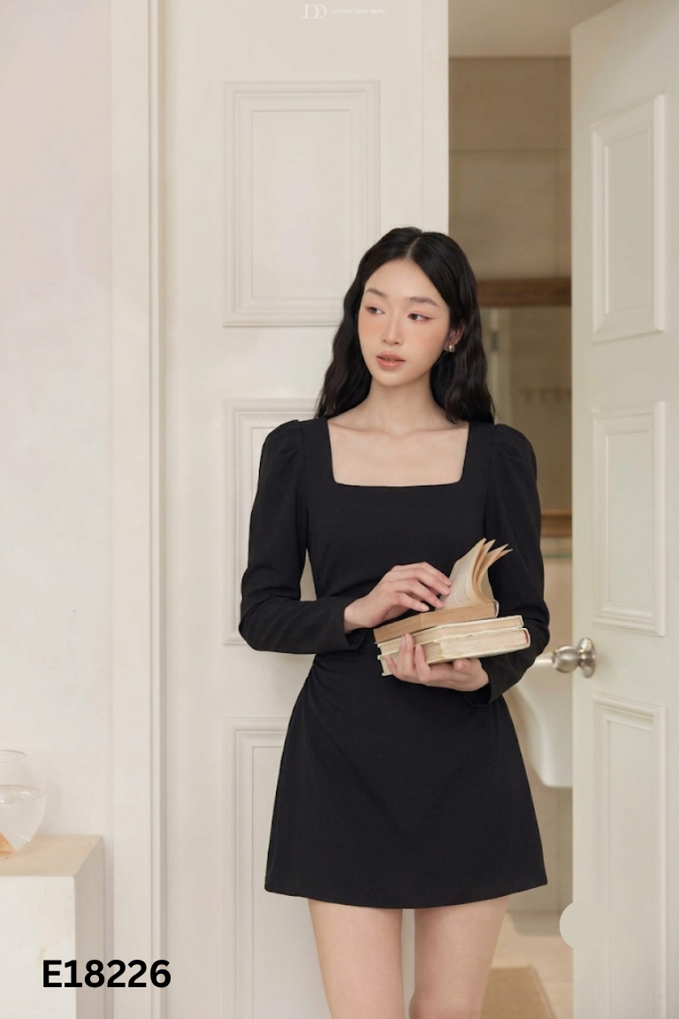 Váy 1999 CLOSET đen rúm dài tay