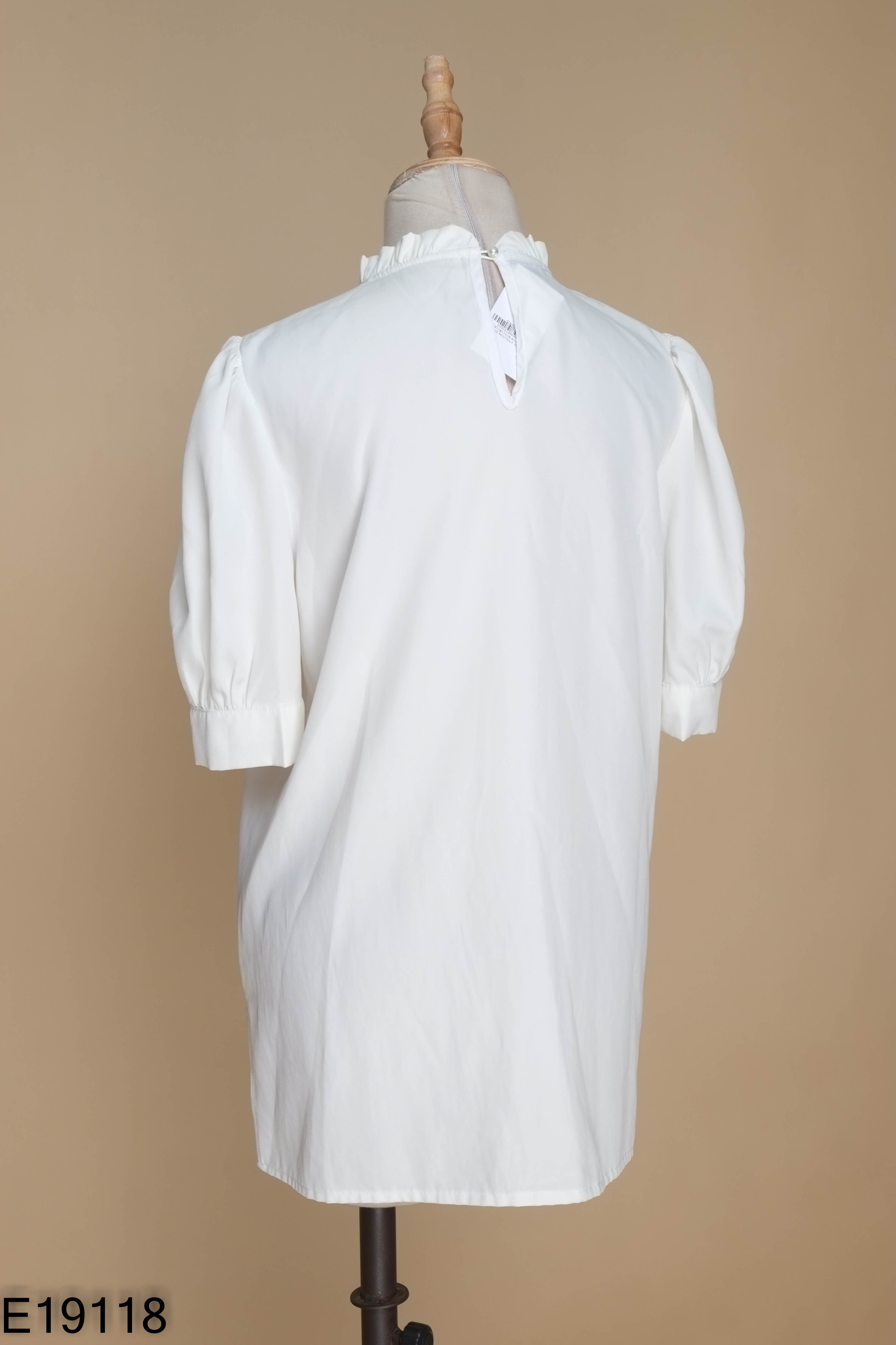 Áo trắng HUONG BOUTIQUE nơ đen