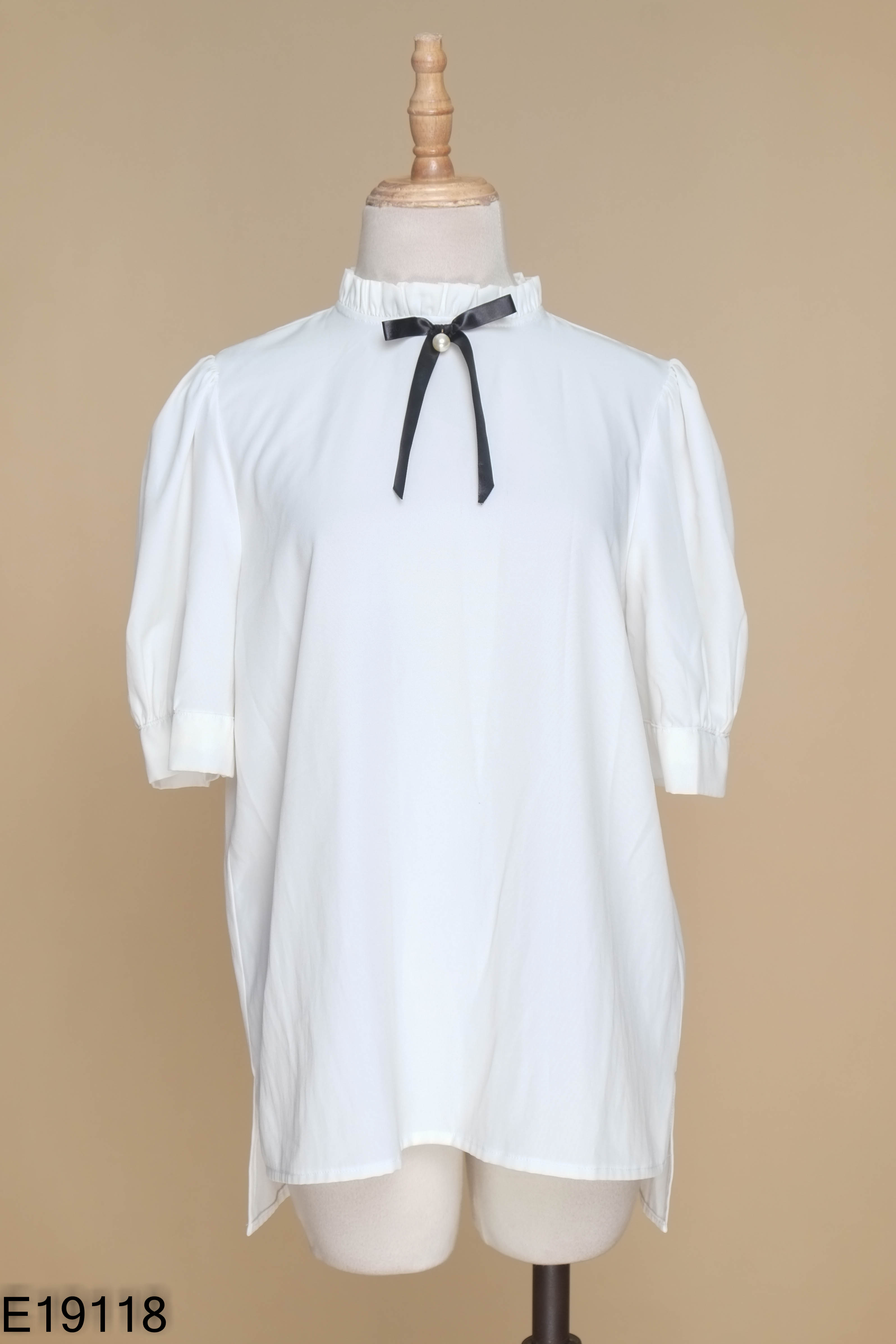 Áo trắng HUONG BOUTIQUE nơ đen