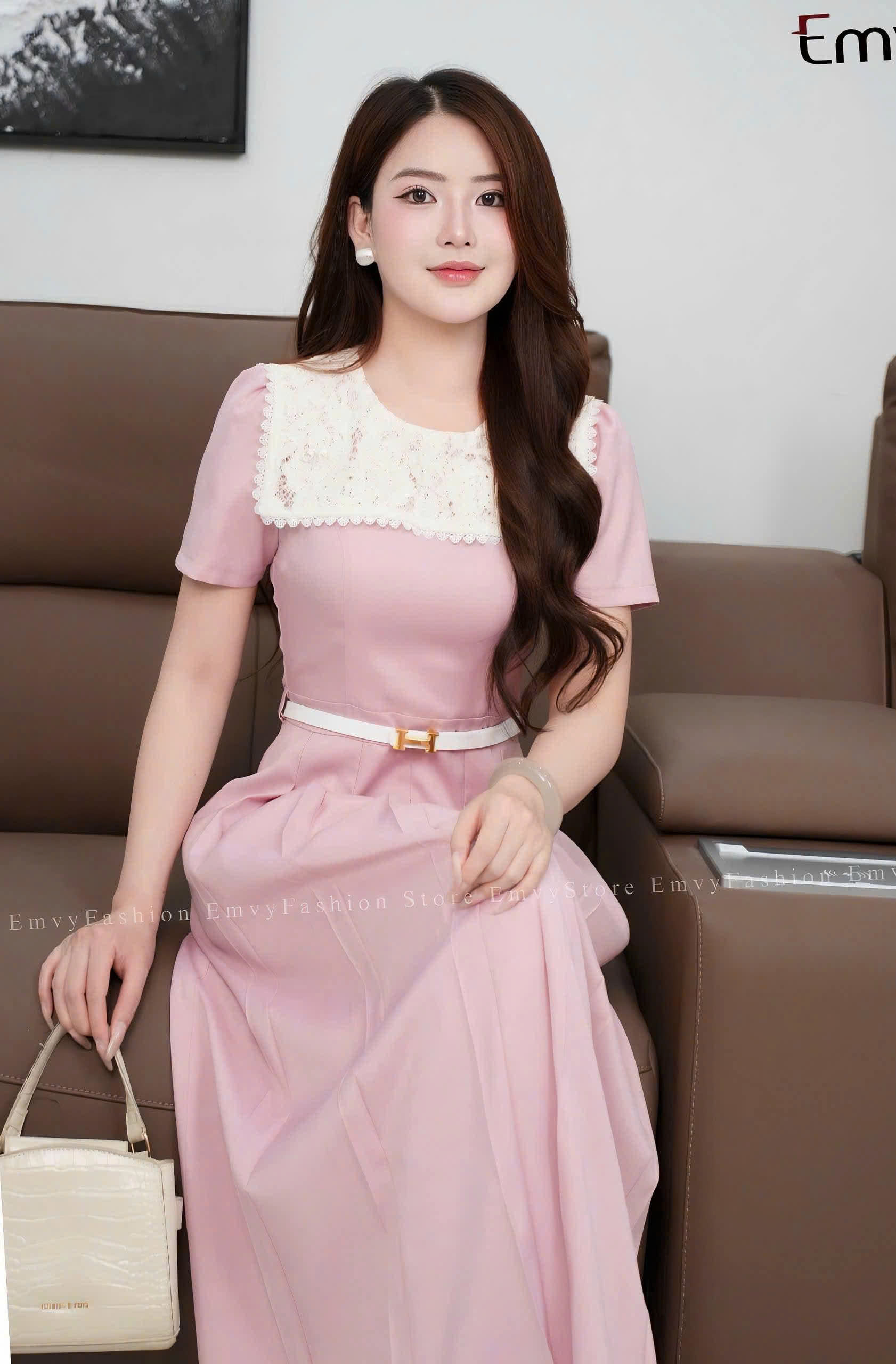 Váy hồng phấn mix ren be
