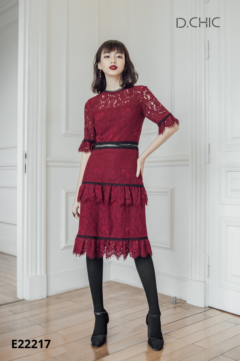 Váy ren đỏ đô D.CHIC phối tầng
