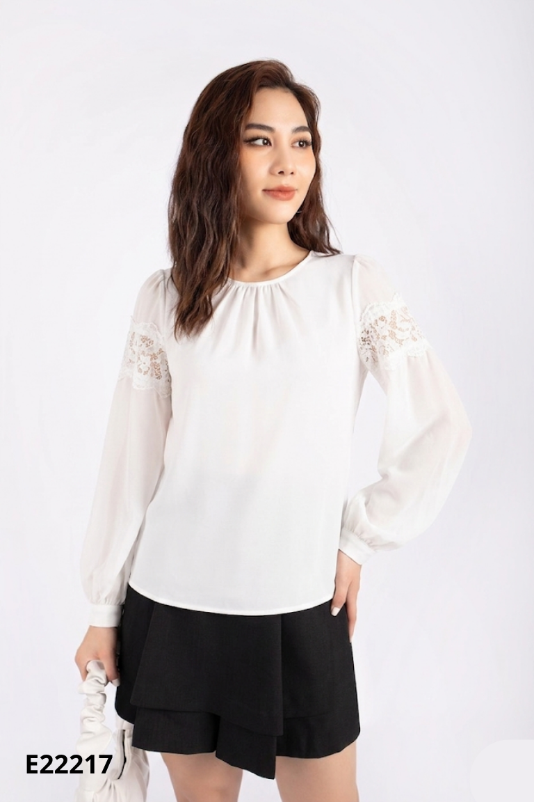 Áo trắng PANTIO phối ren tay