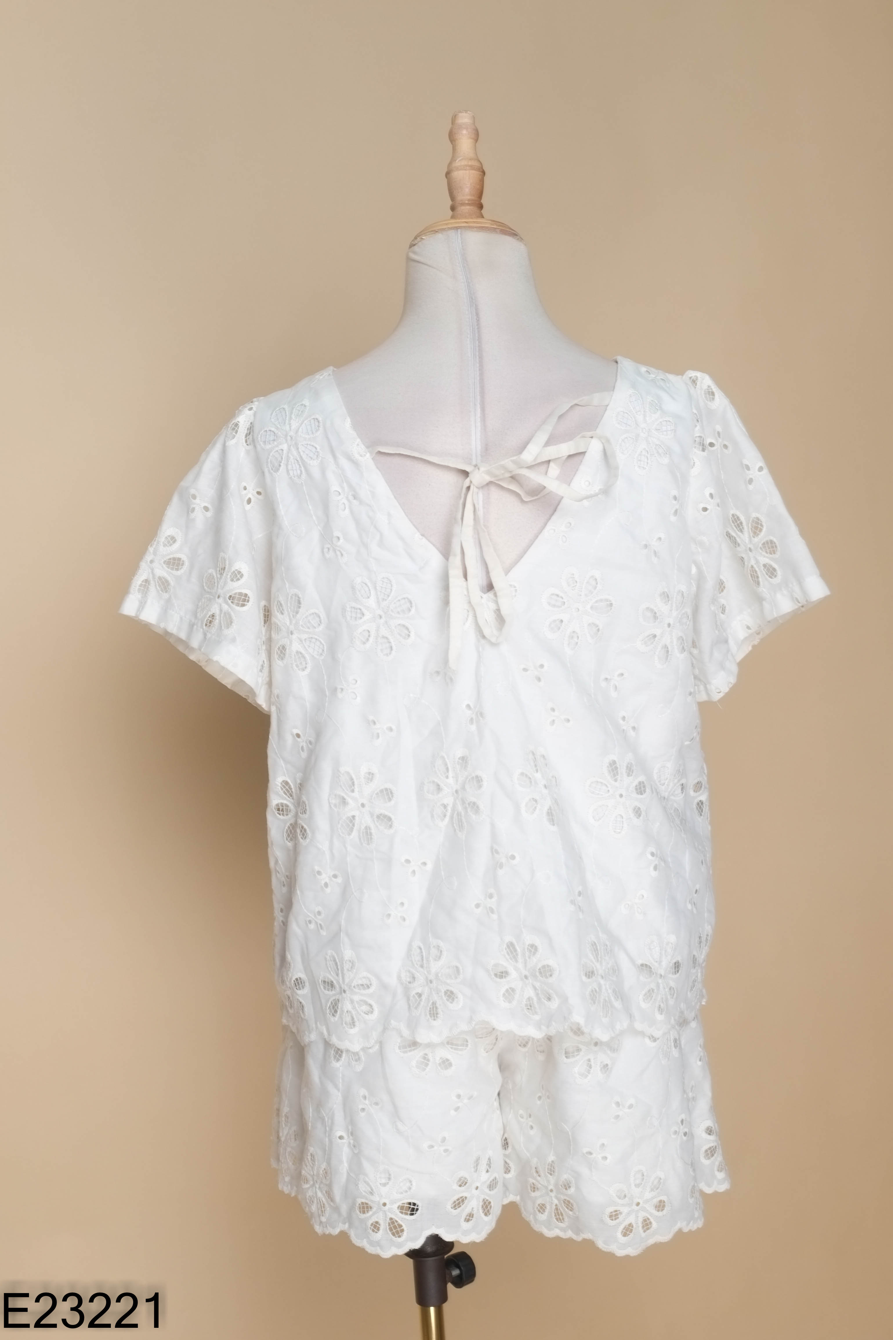 Set MAY be thêu hoa áo kiểu + quần shorts