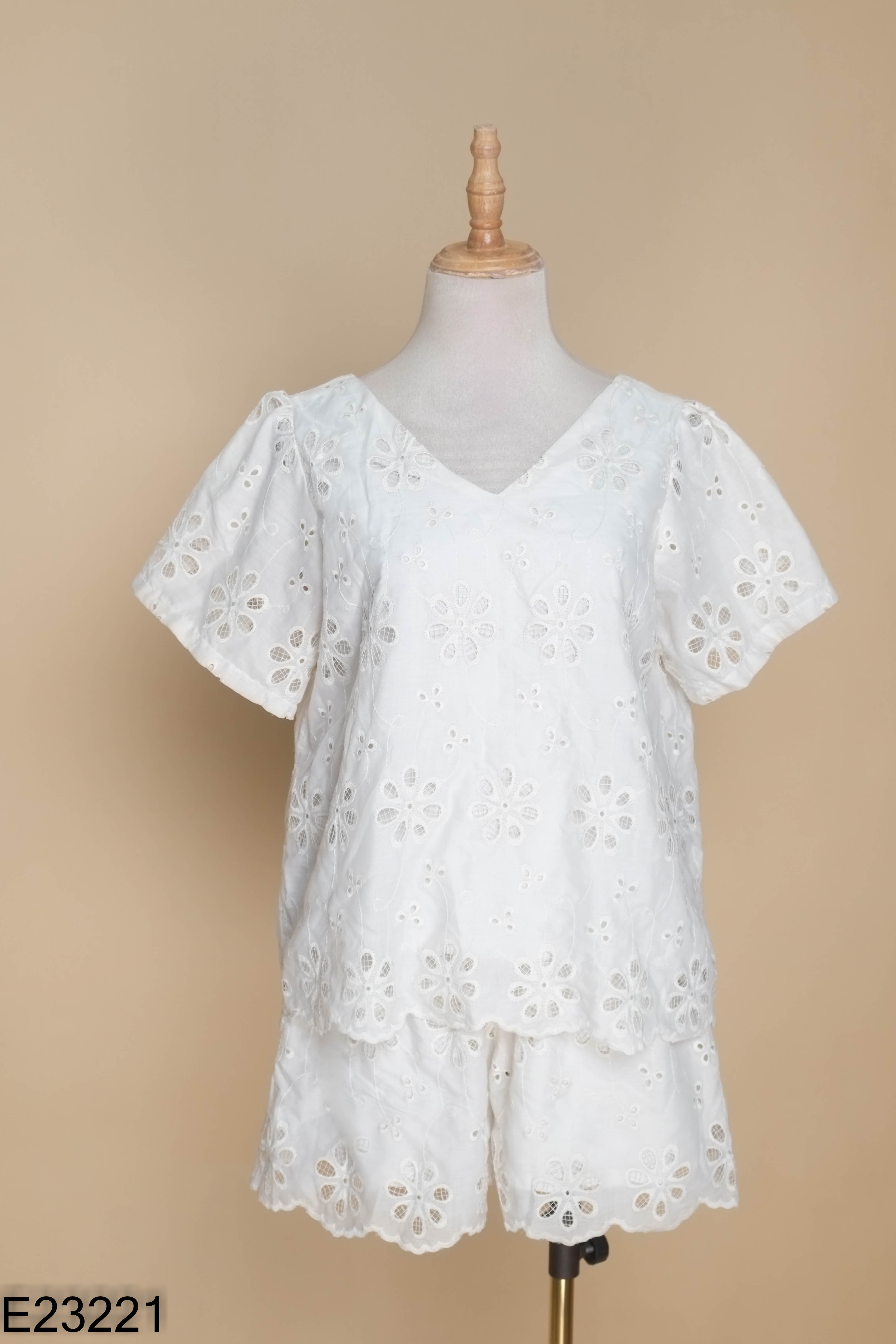 Set MAY be thêu hoa áo kiểu + quần shorts
