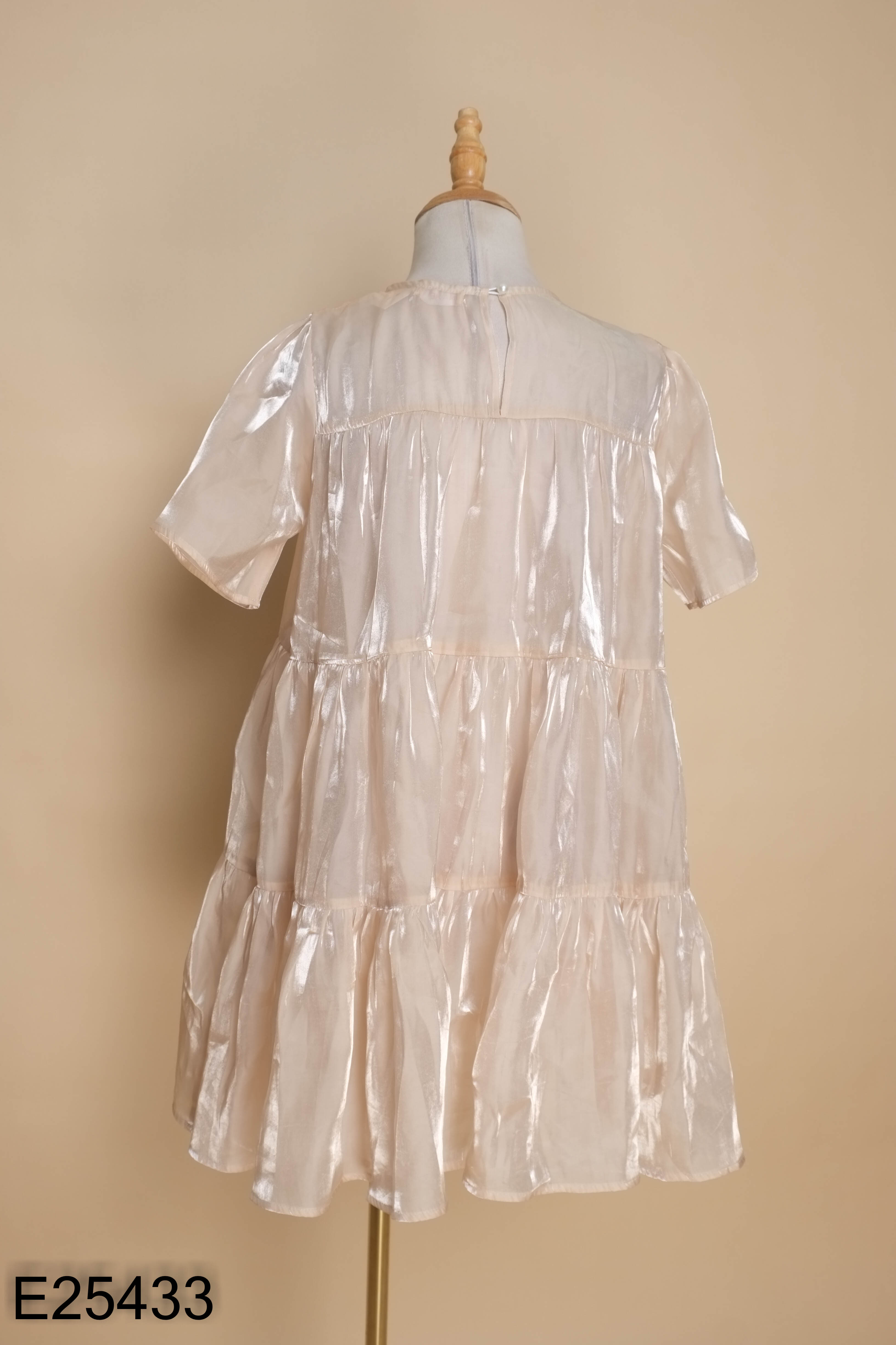 E2543310901-Set Váy be NAKED BY V xếp li babydoll + Váy be trơn bên trong