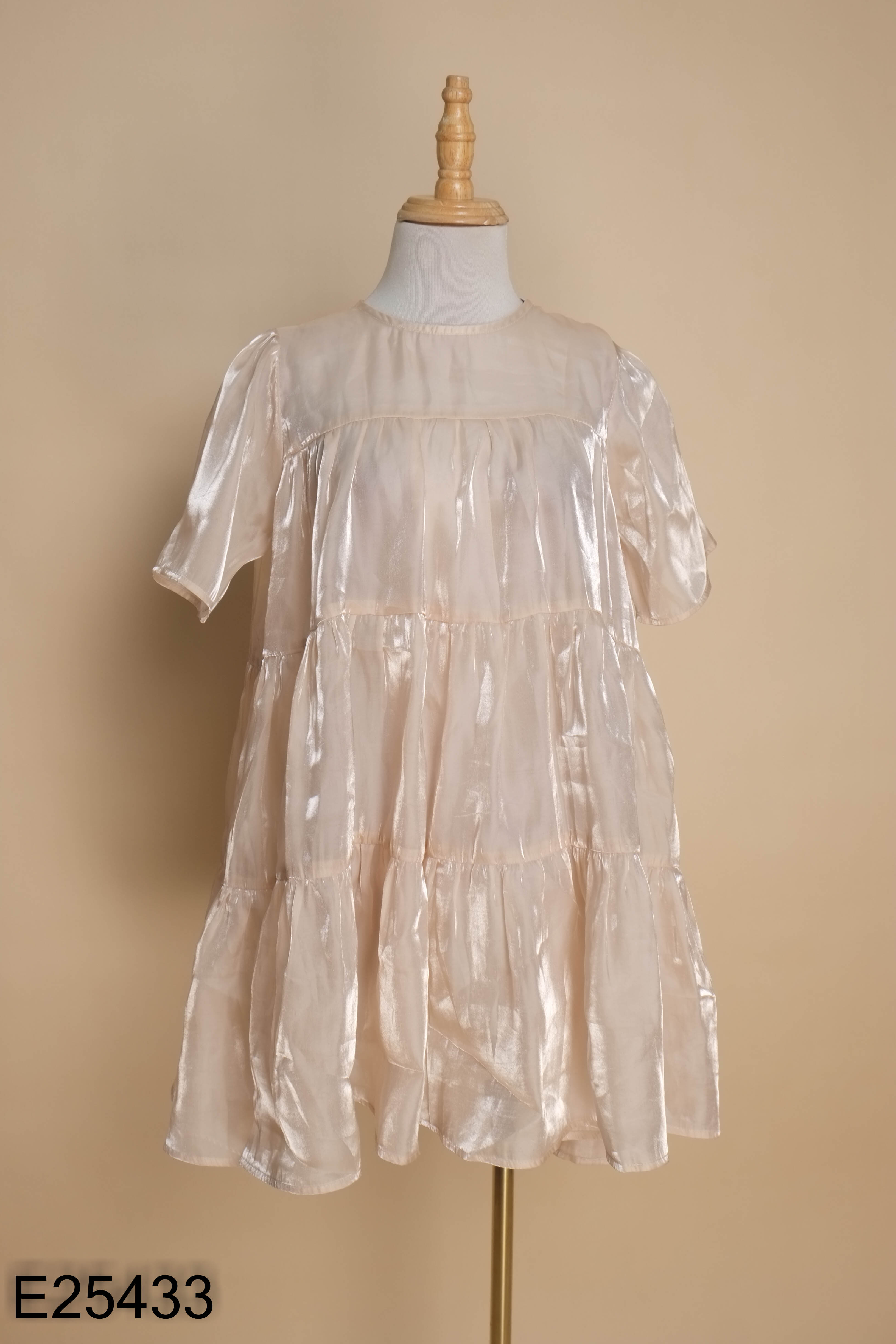 E2543310901-Set Váy be NAKED BY V xếp li babydoll + Váy be trơn bên trong