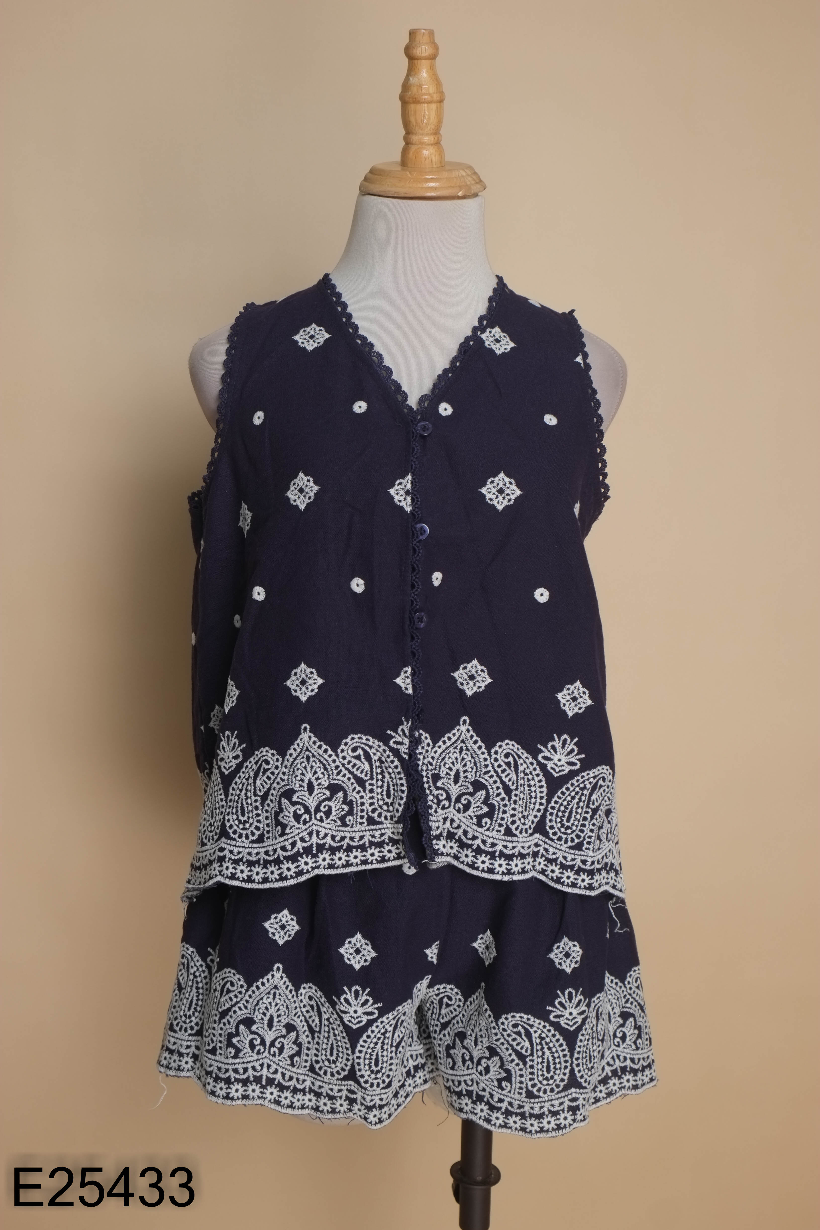 Set áo xanh thêu họa tiết + quần xanh