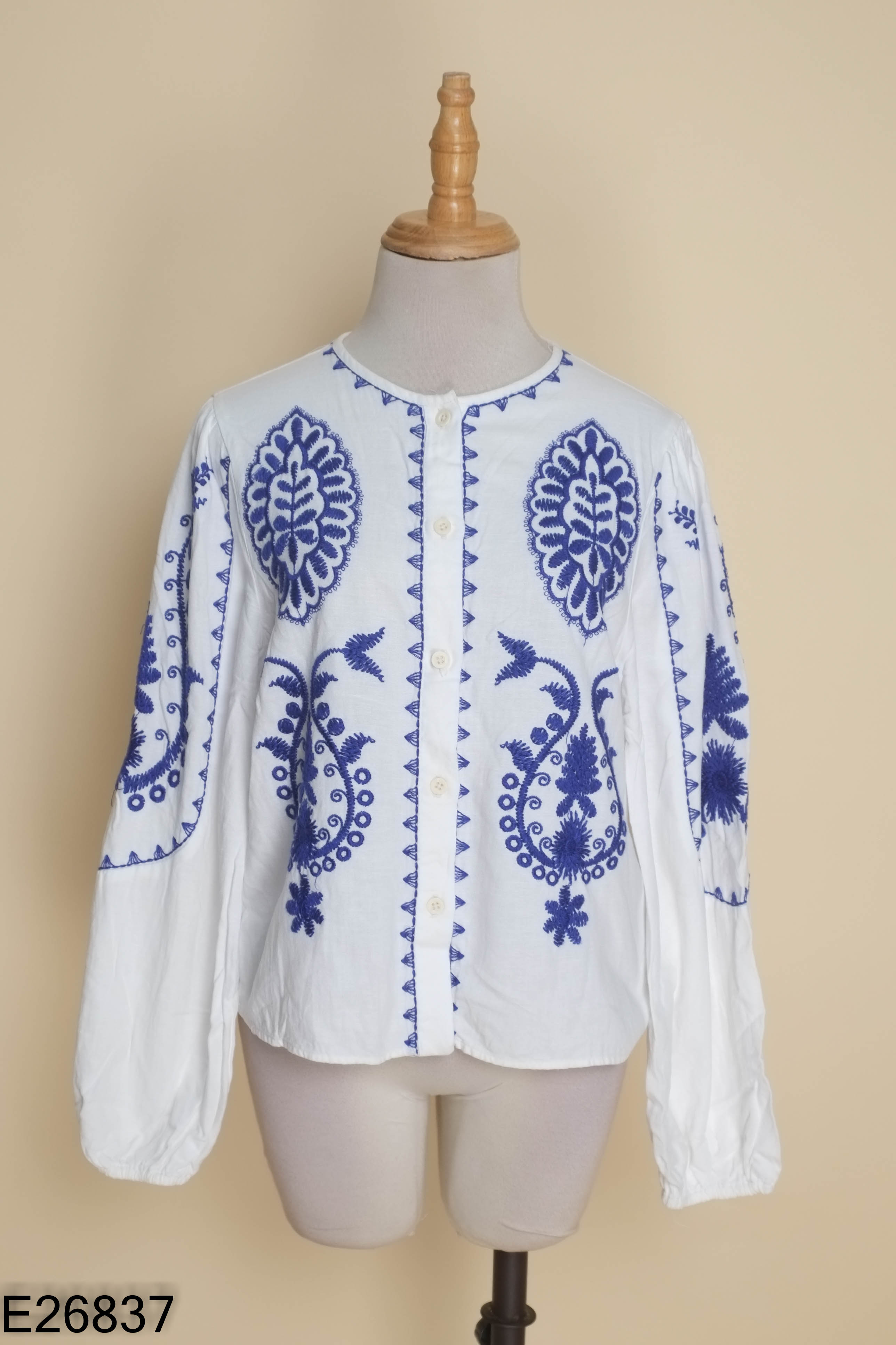 Áo sơ mi ZARA trắng họa tiết xanh