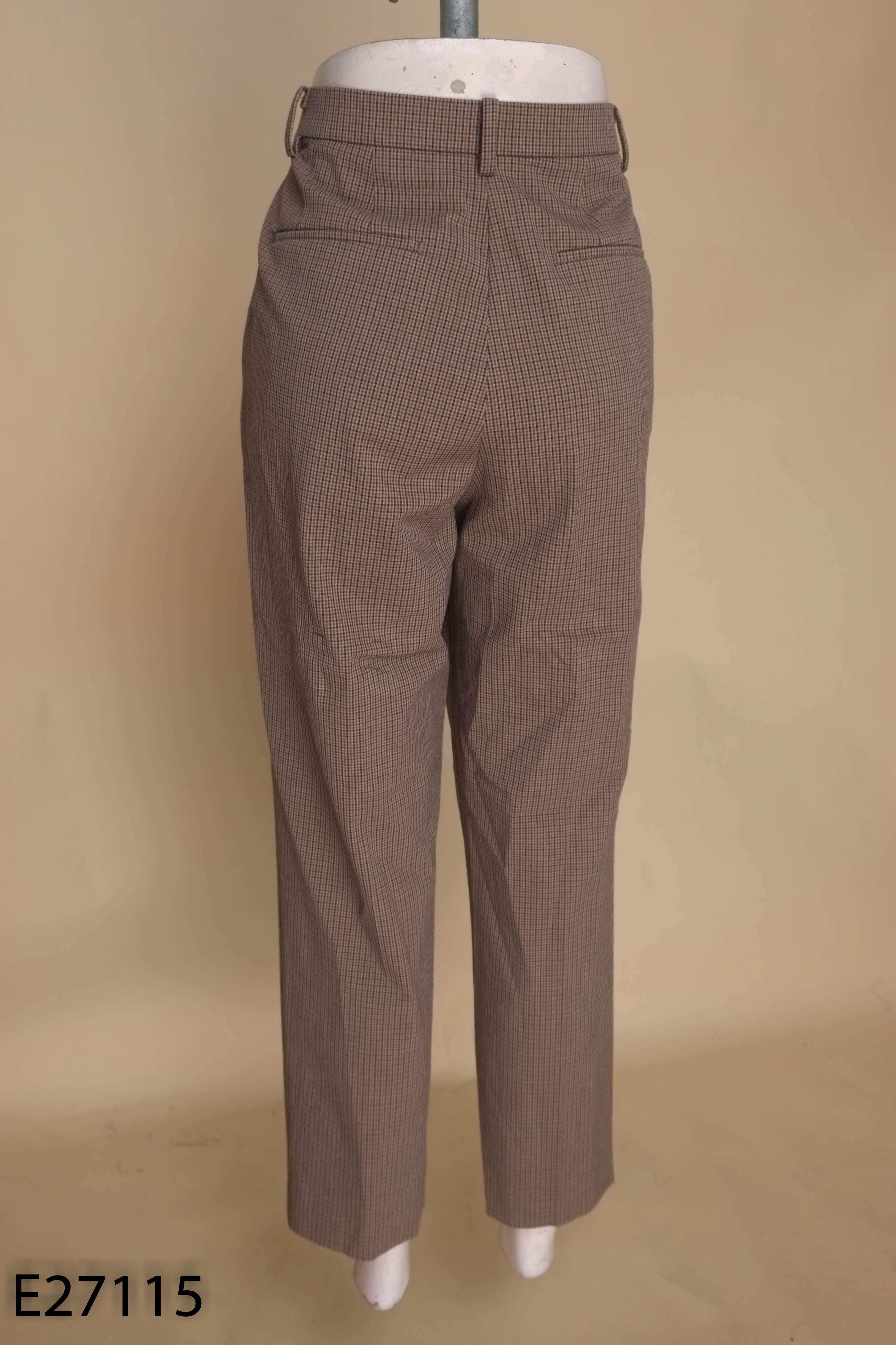 Quần nâu đen caro UNIQLO suông