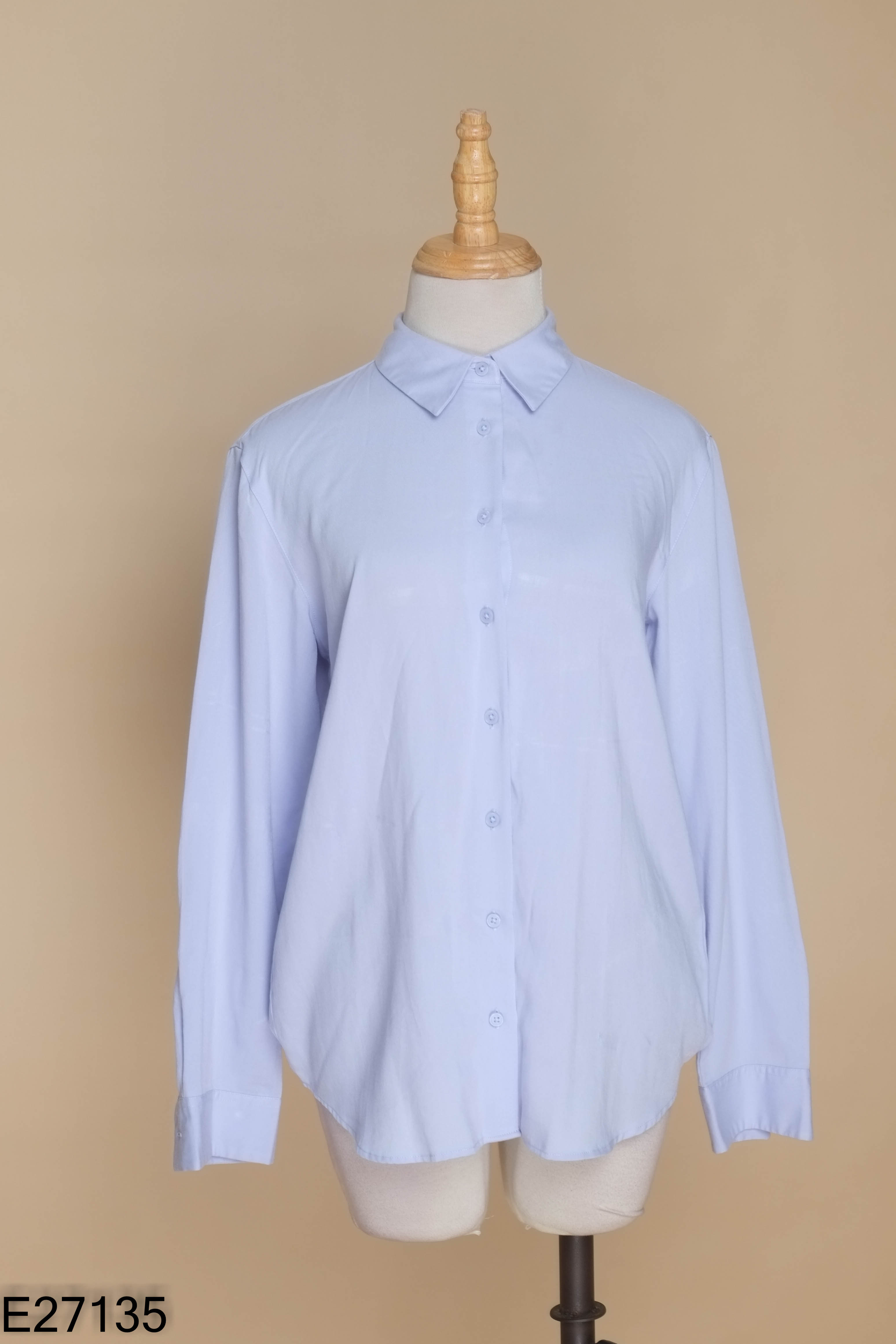 Áo sơ mi UNIQLO xanh trơn
