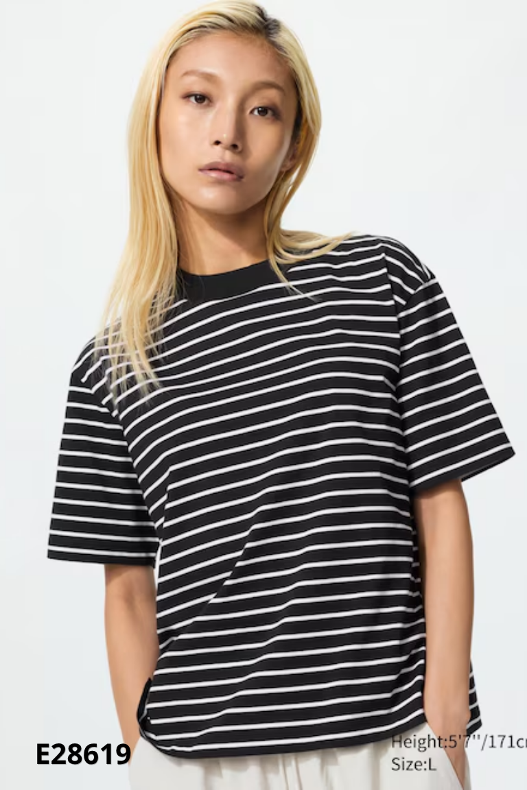 Áo thun UNIQLO đen kẻ trắng