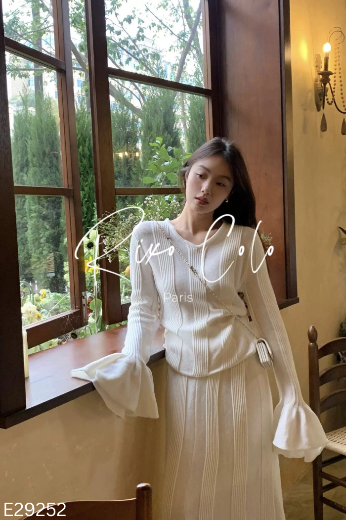 NEWTAG áo len trắng ngà