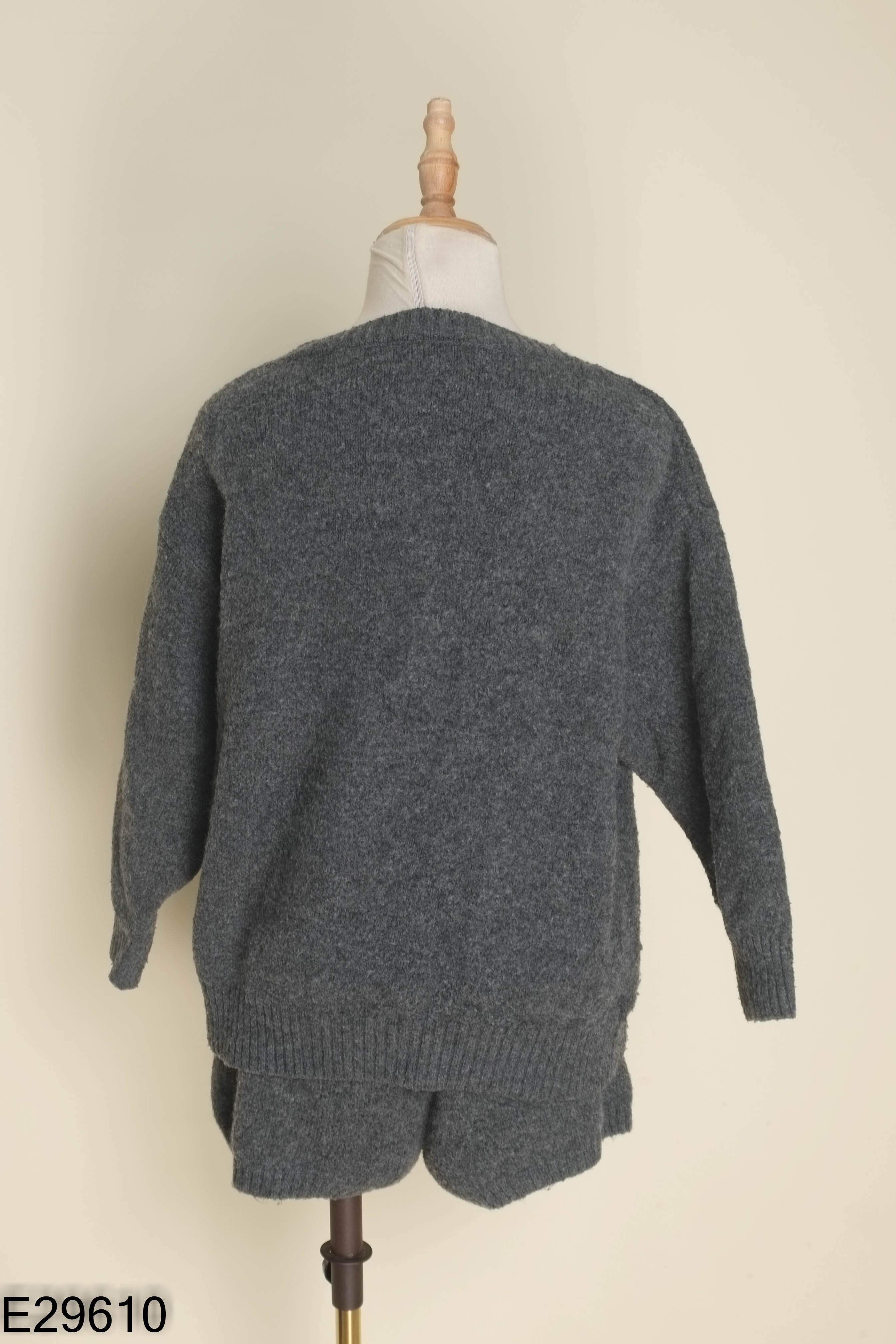 Set len xám áo + quần shorts