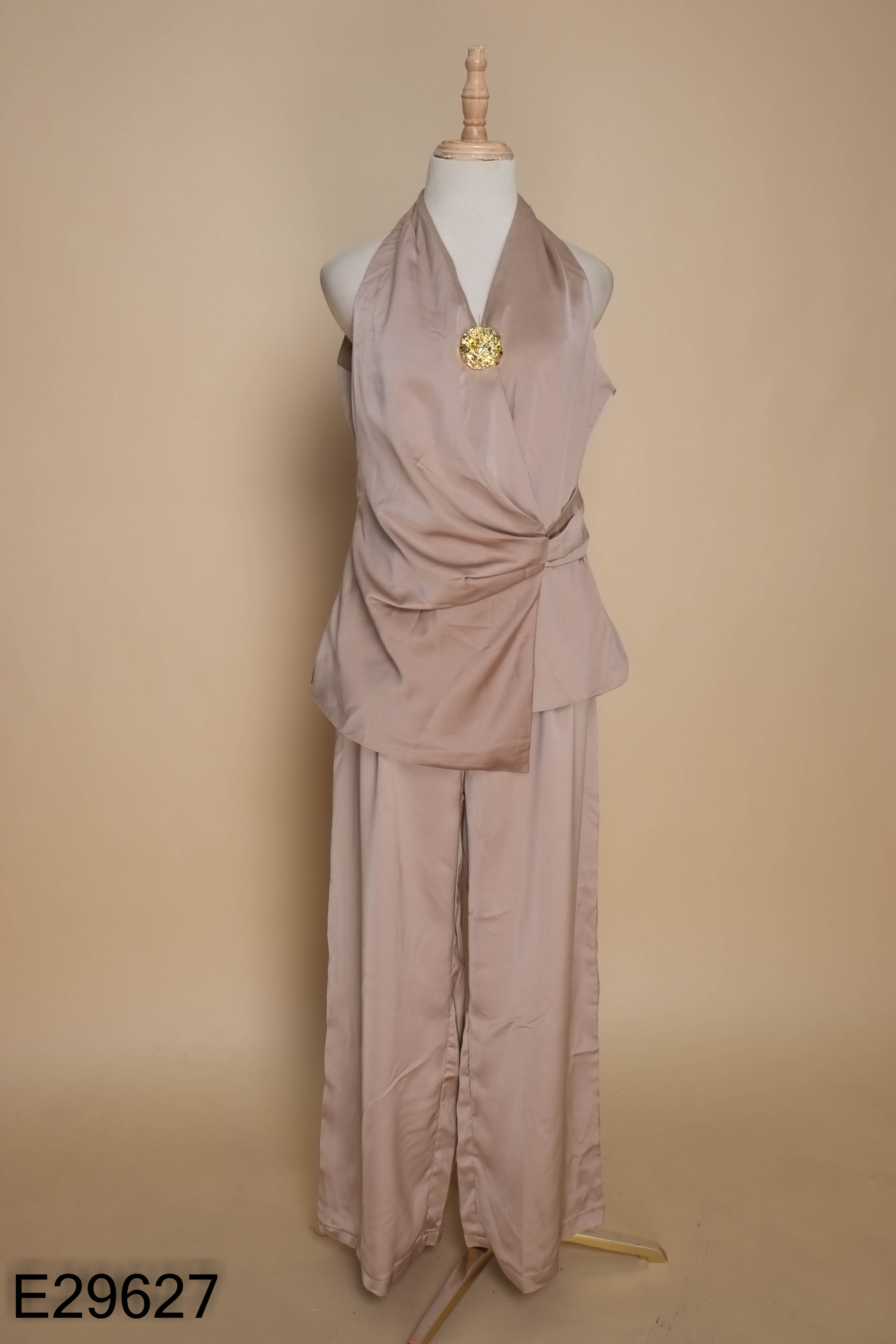 NEWTAG Set AMORÉT lụa nâu áo kiểu + quần culottes