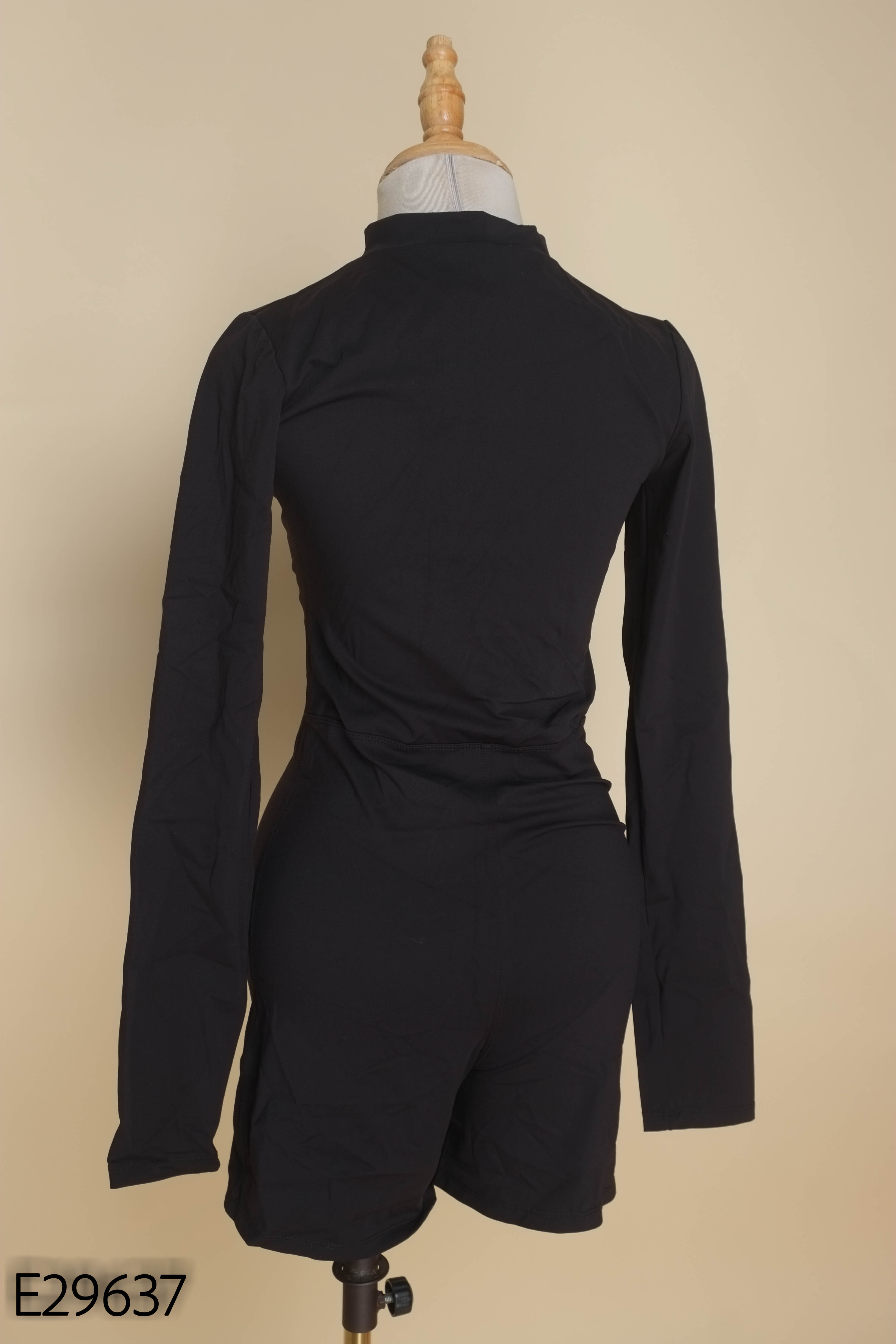 Jumpsuit đen trơn