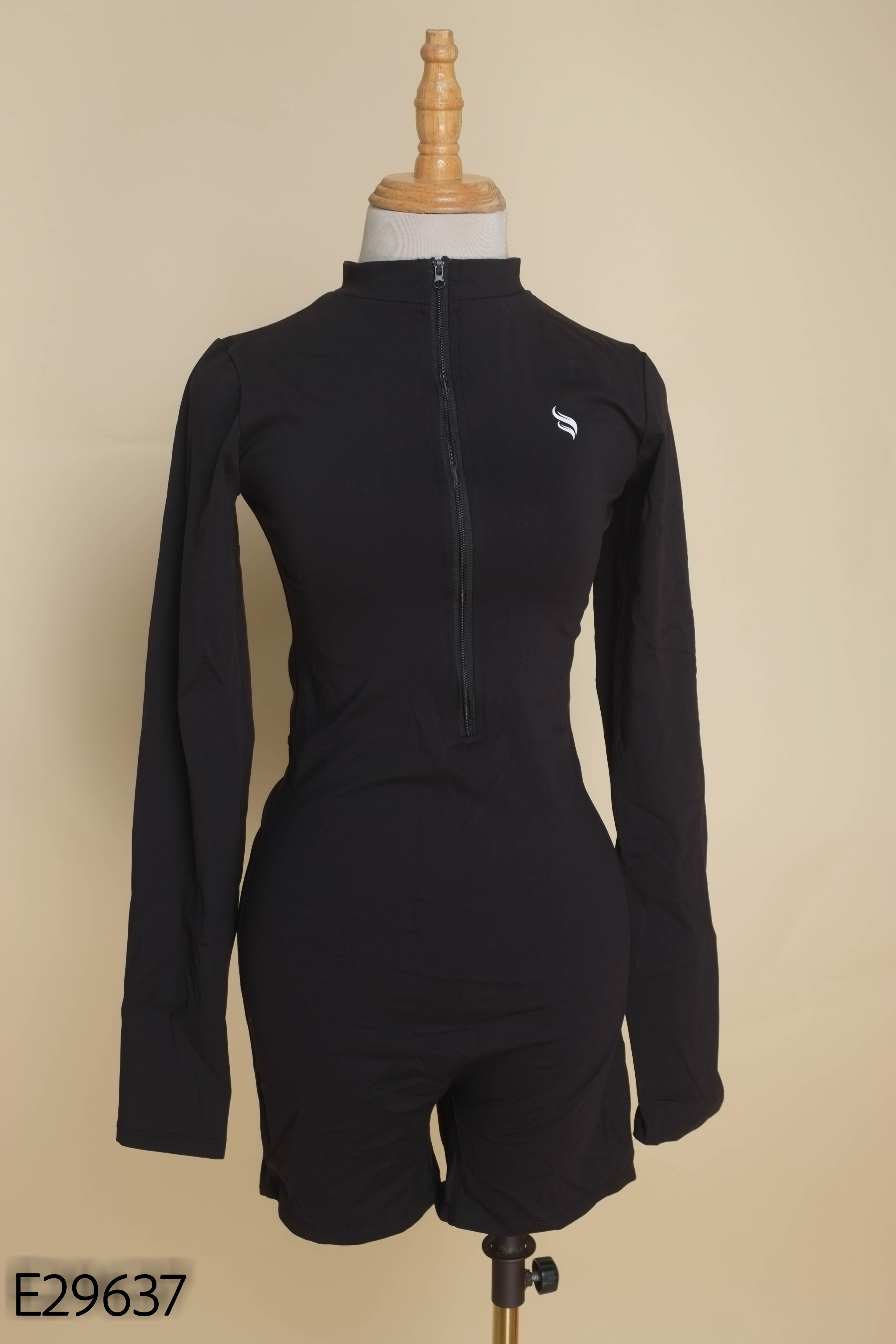 Jumpsuit đen trơn