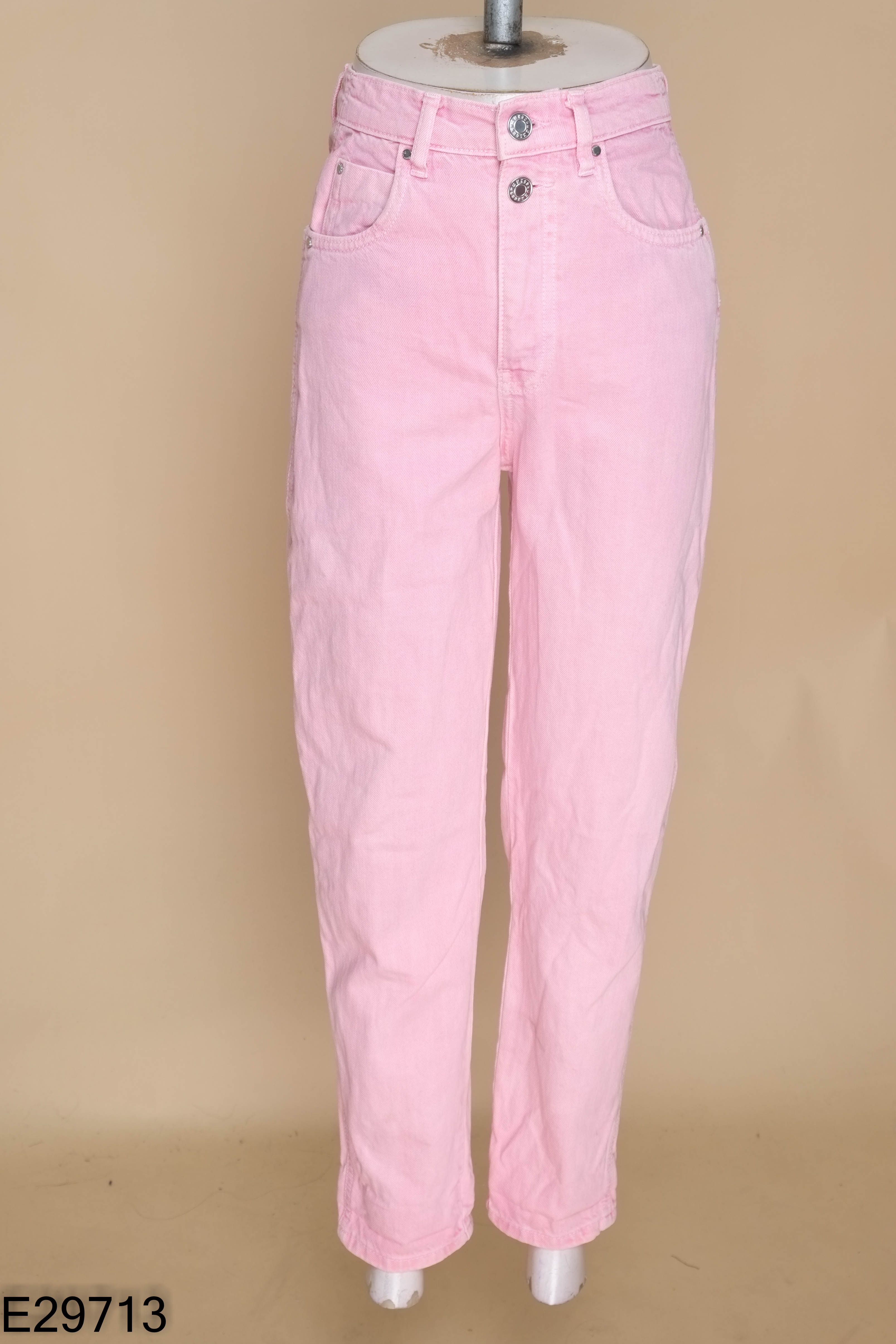 Quần jeans hồng MNG suông