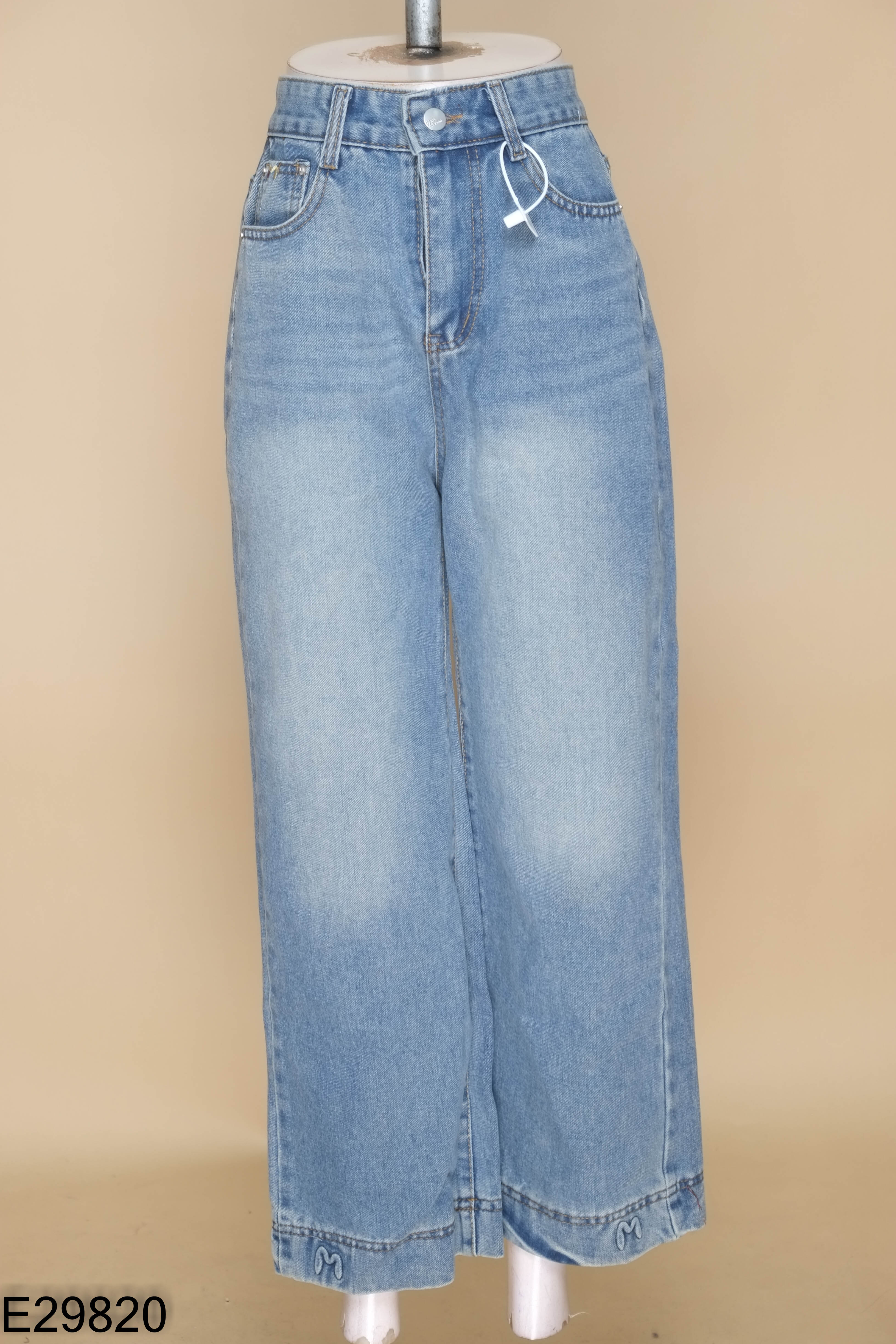 Quần jeans xanh ống rộng trơn