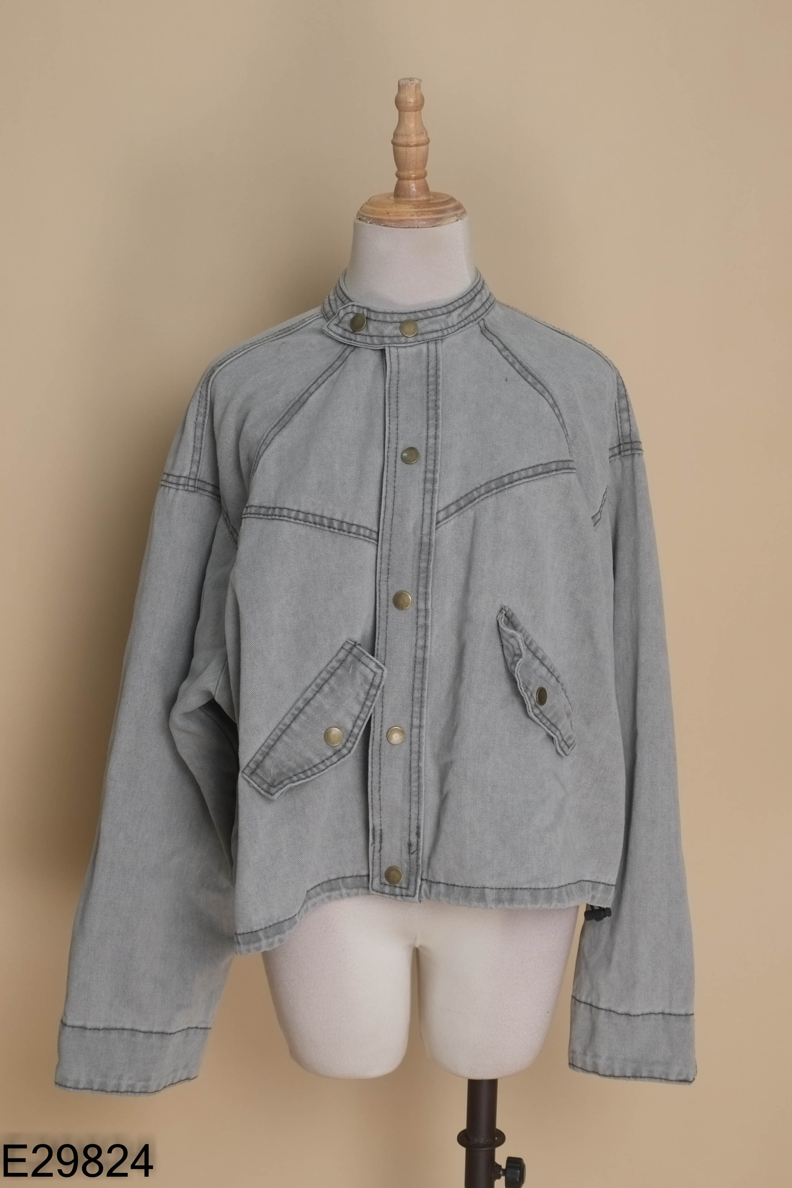 NEWTAG Áo khoác jeans xám nhạt