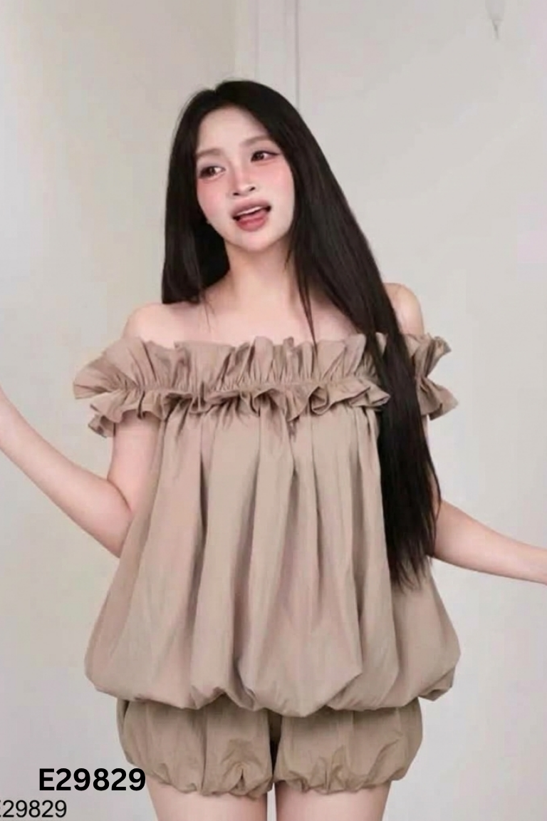 Set Áo nâu trễ vai + quần shorts