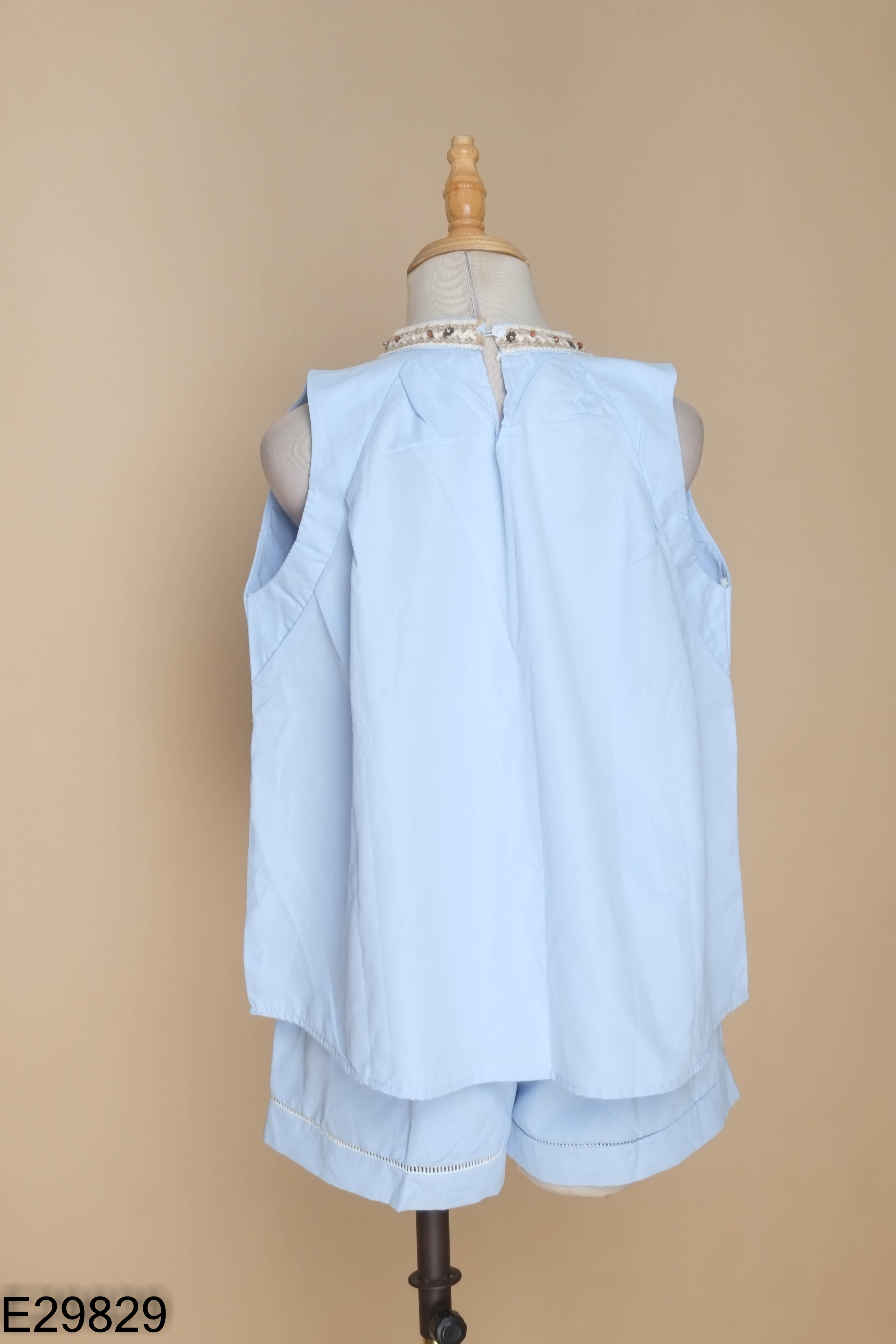 Set Áo xanh cổ yếm viền be + quần shorts