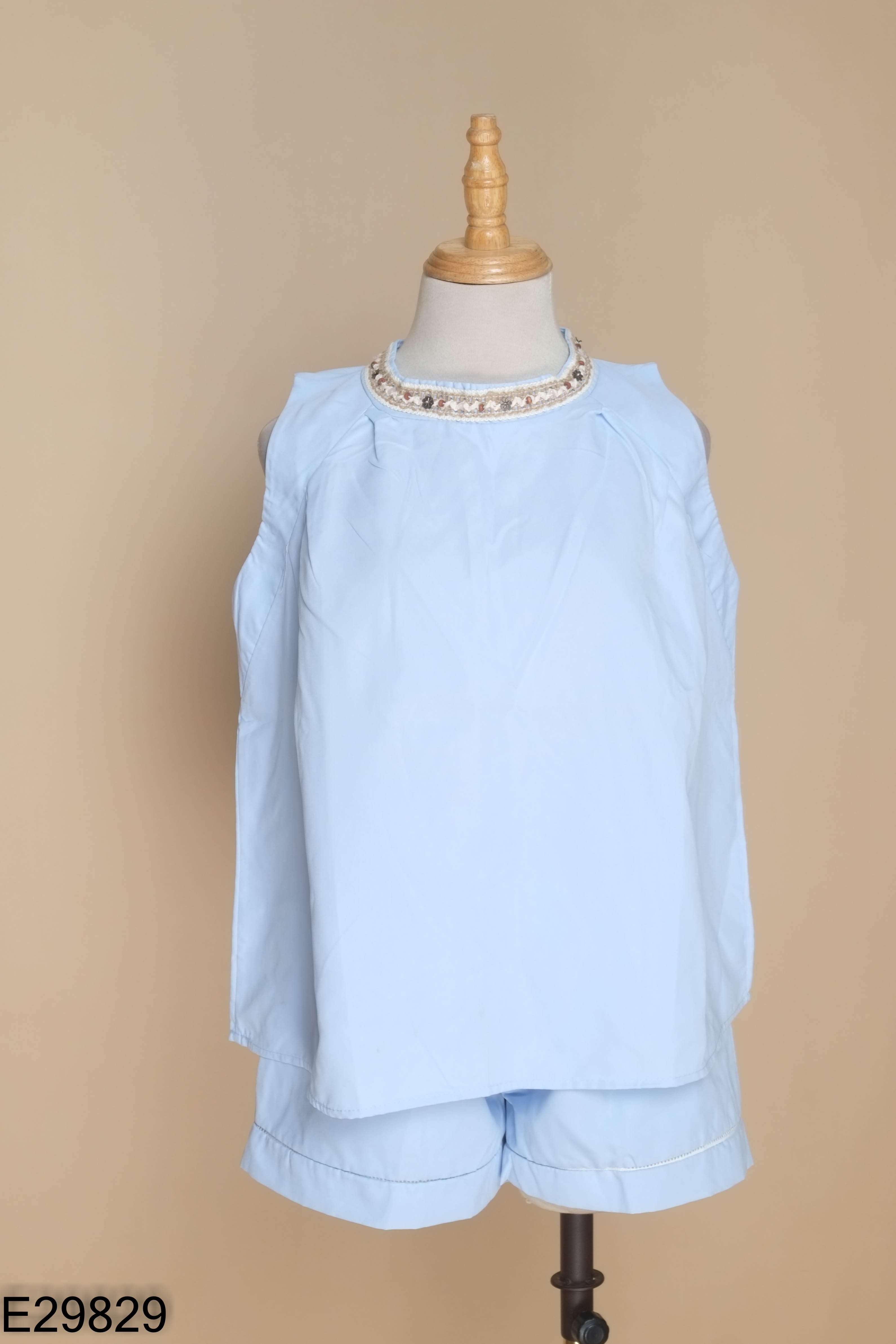 Set Áo xanh cổ yếm viền be + quần shorts