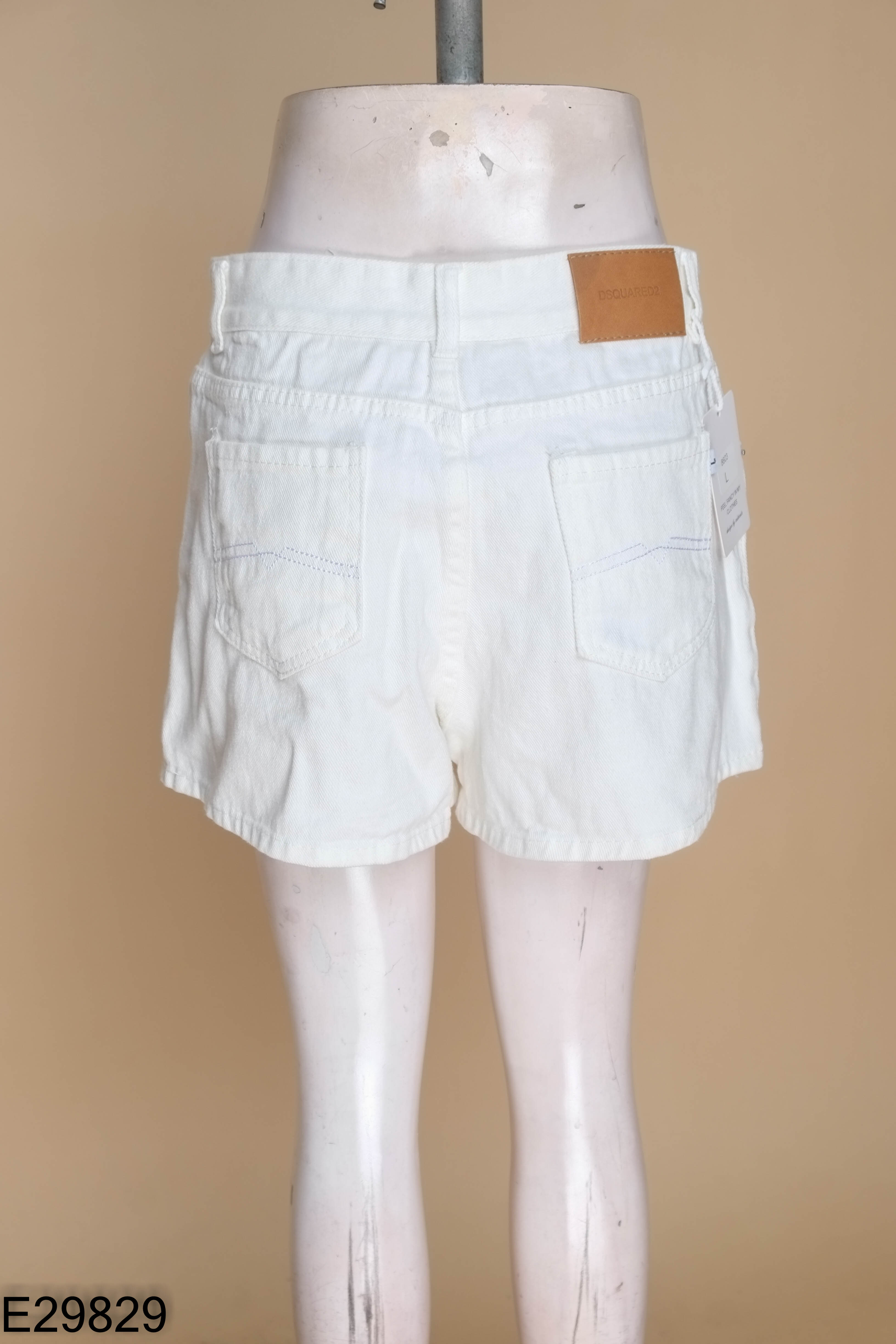 NEWTAG Quần shorts jeans trắng