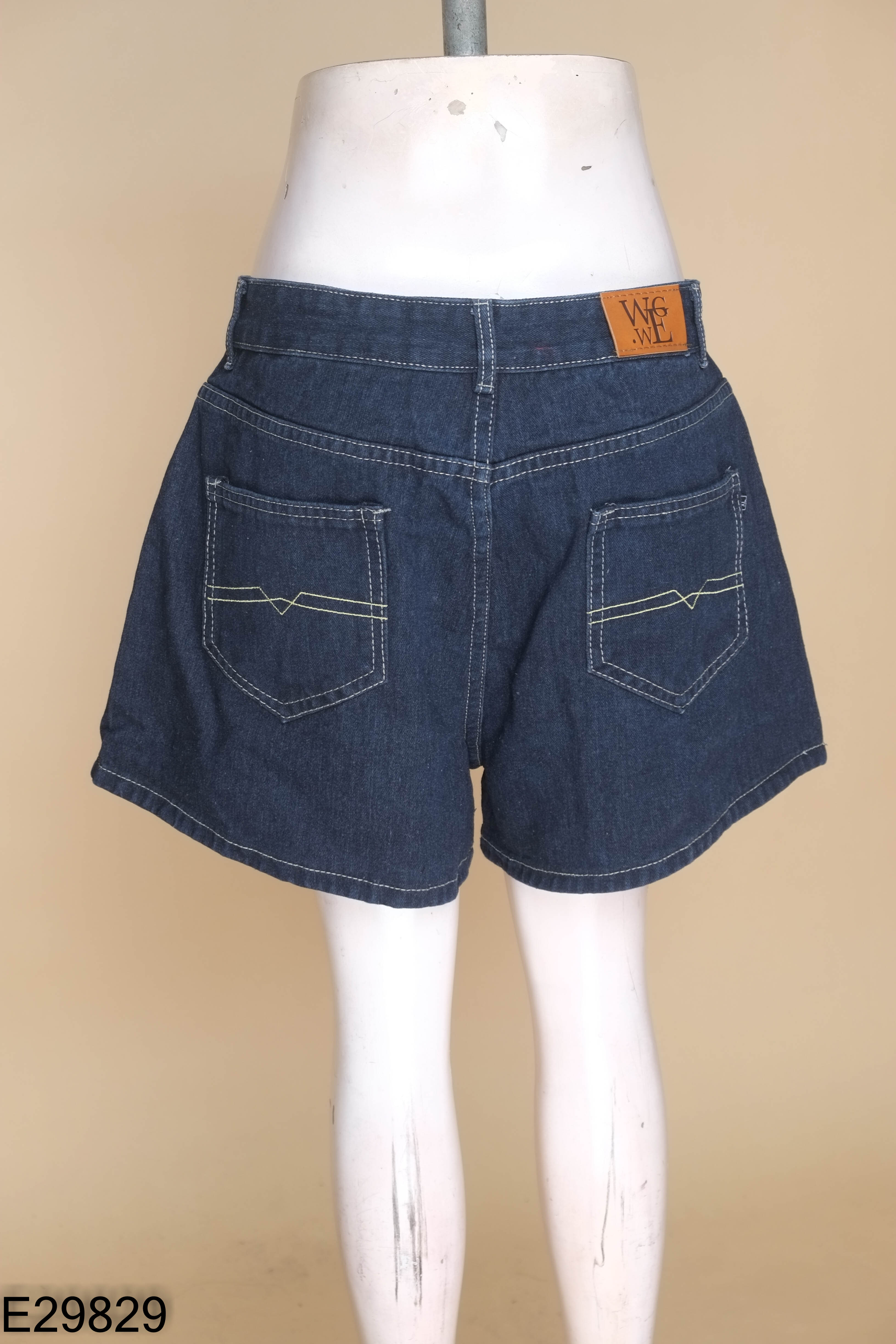 Quần shorts GLORIA JEANS đen trơn