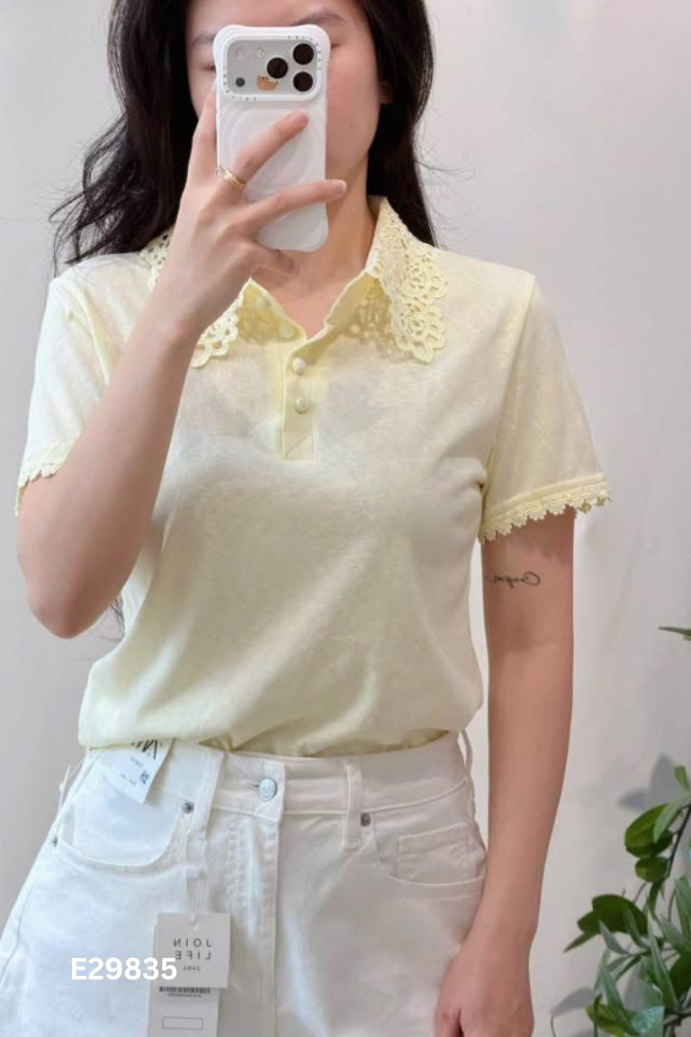 NEWTAG Áo vàng nhạt phối cổ ren