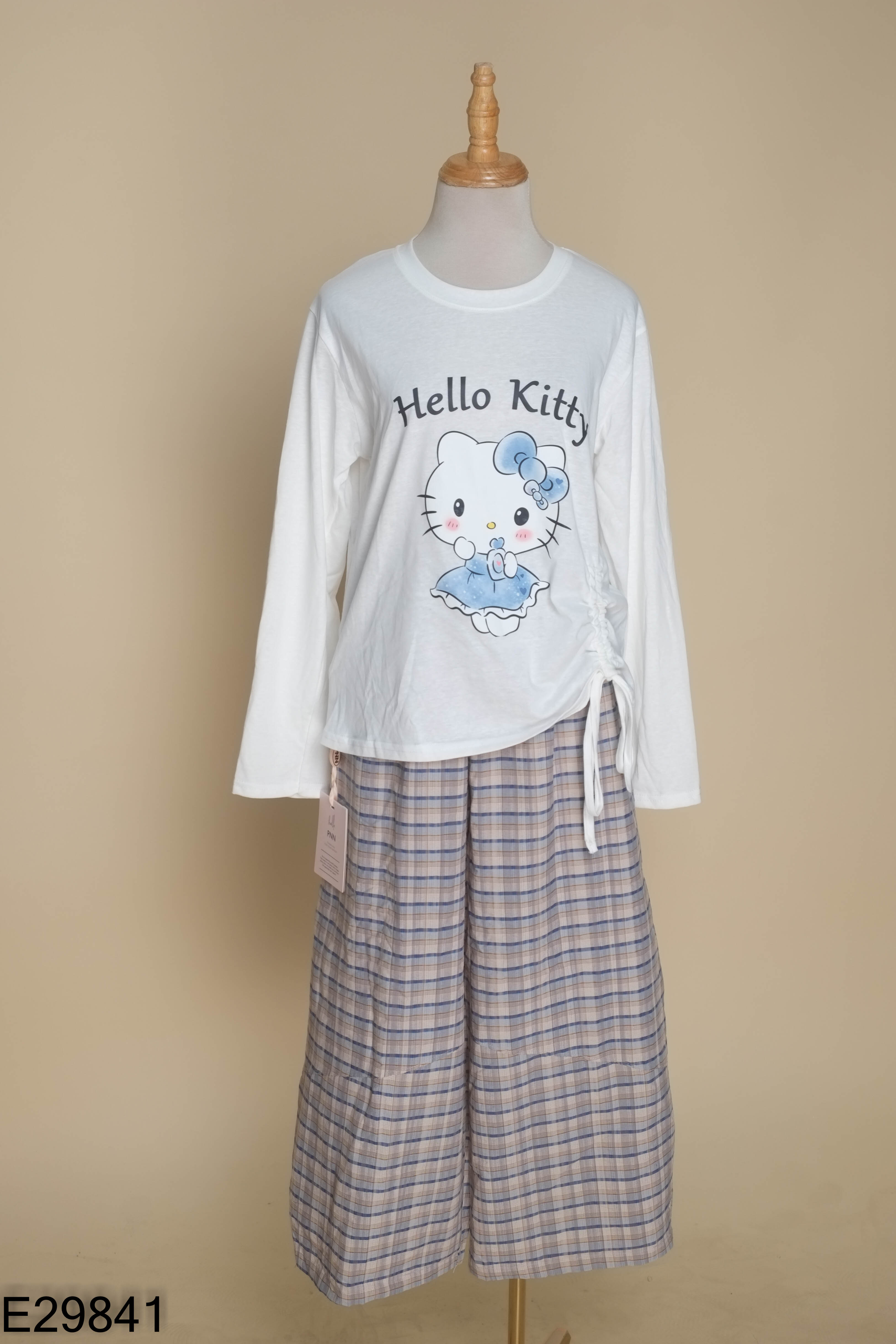 NEWTAG set áo trắng + quần caro xanh