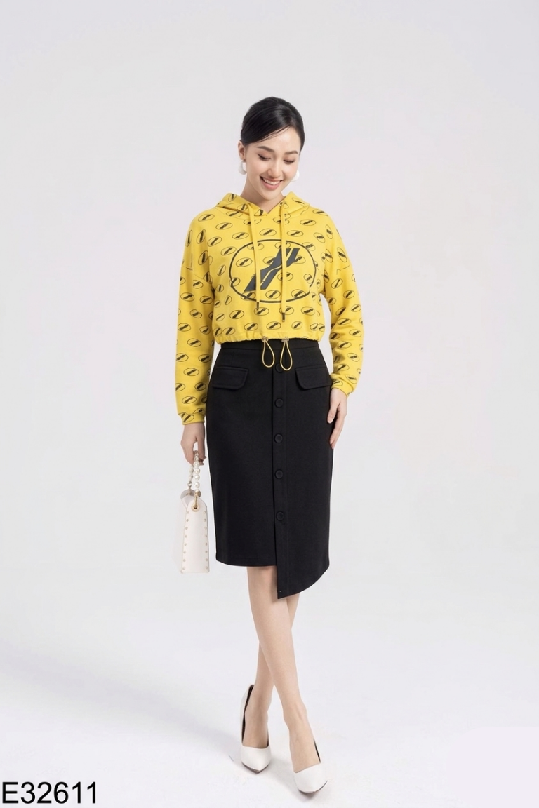 Set Áo nỉ len vàng phối mũ + chân váy đen
