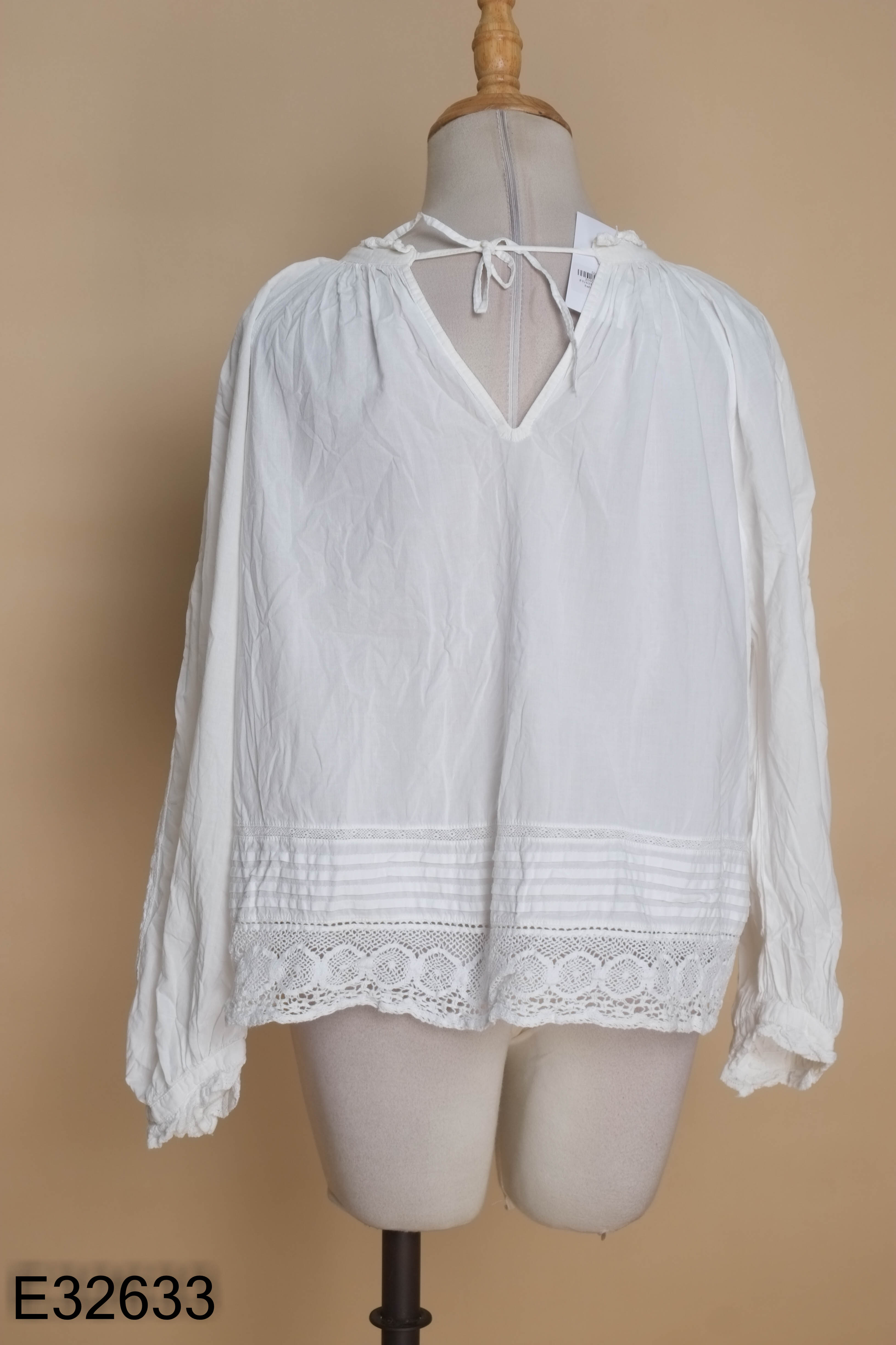 Áo trắng baby doll dài tay phối ren