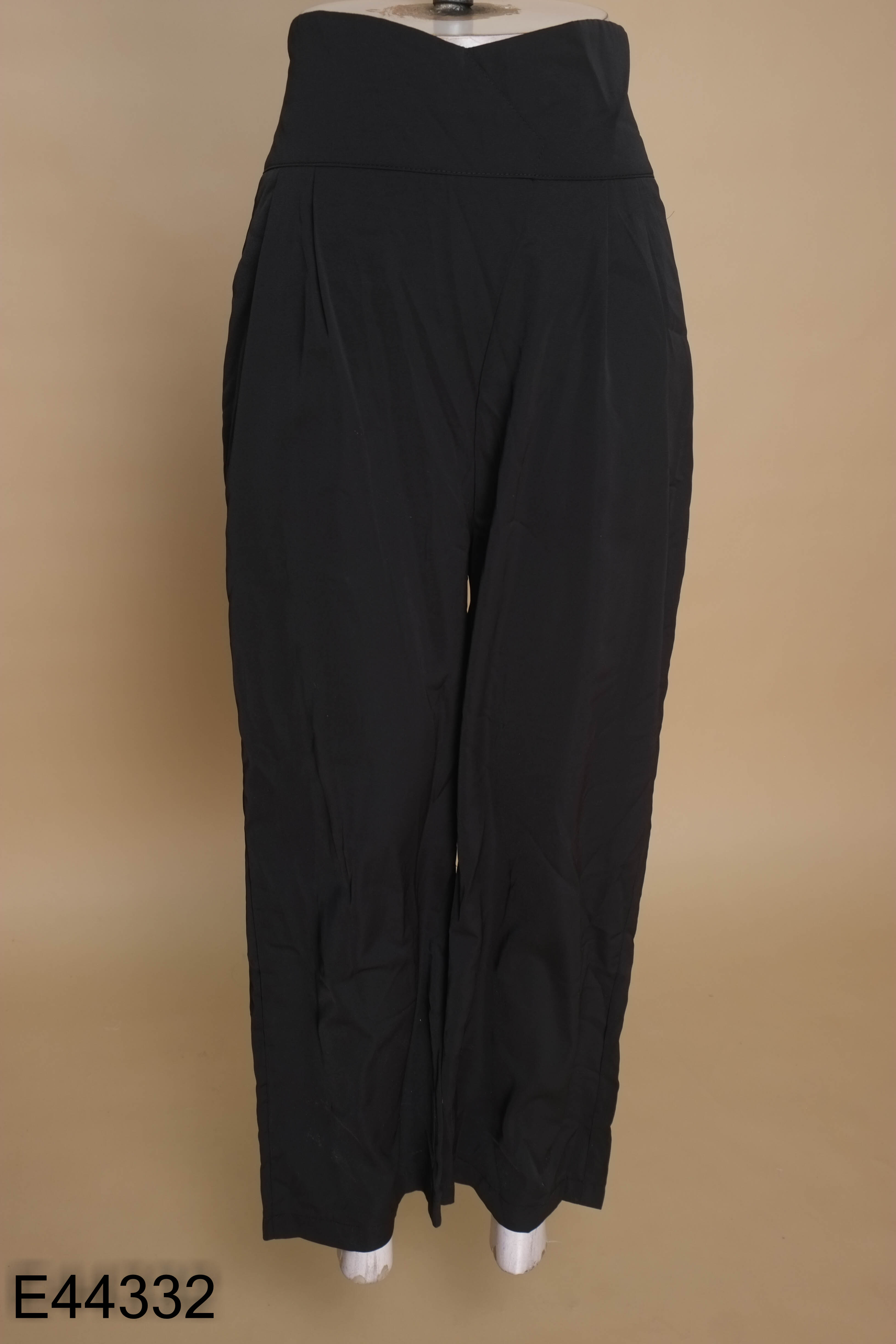 Quần dài đen lụa satin dáng suông