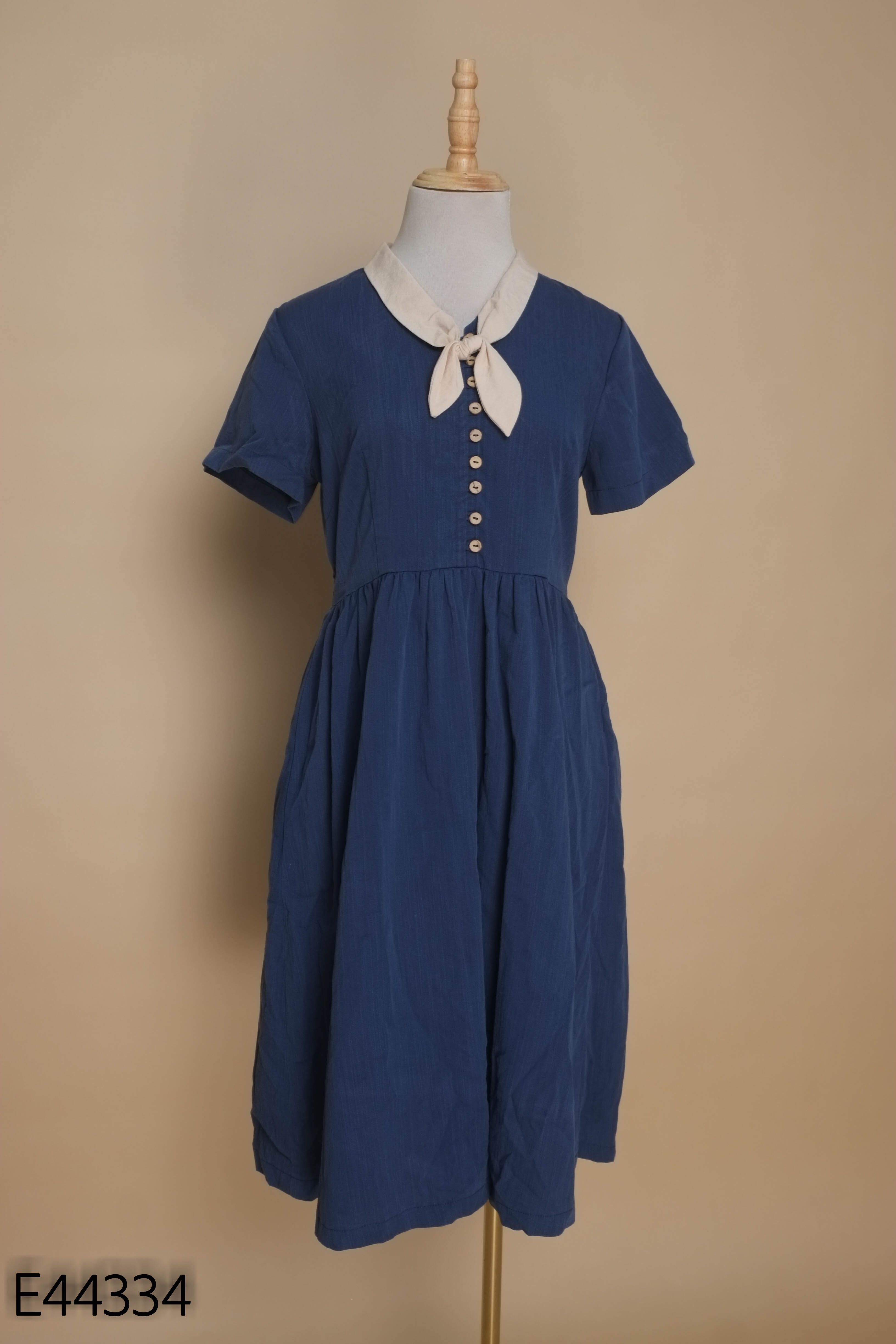 Váy xanh phối cổ be babydoll
