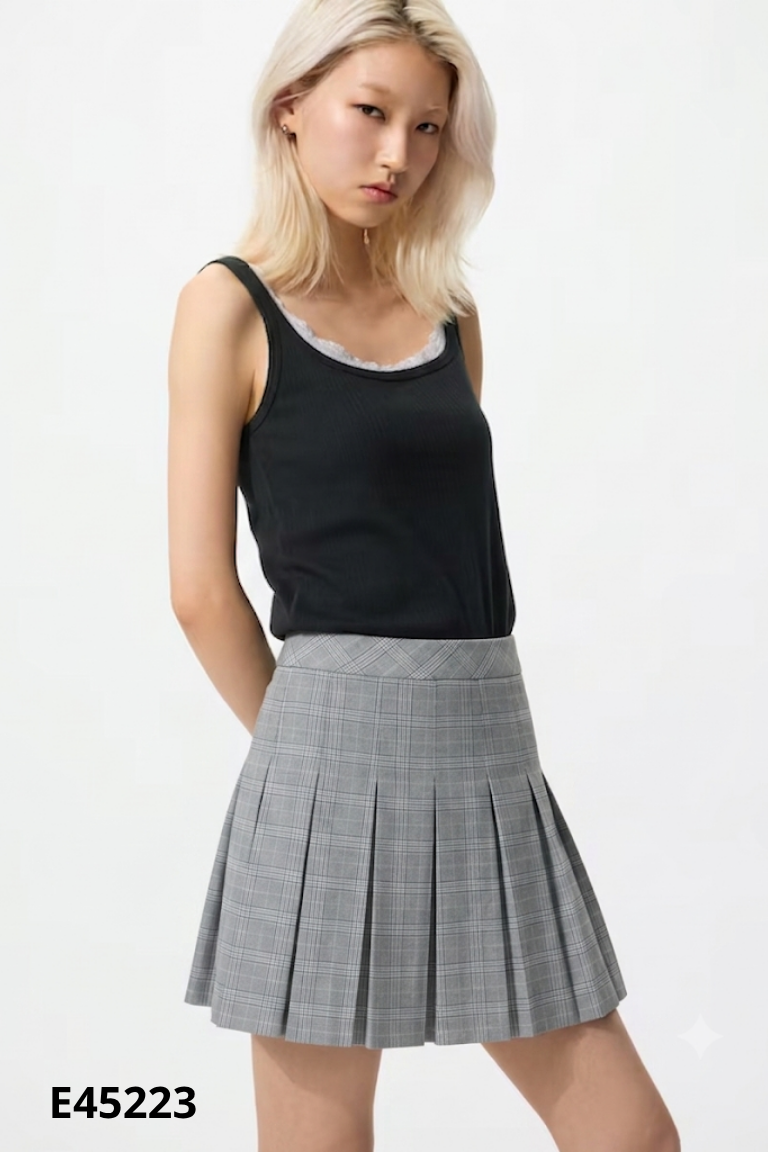 Chân váy UNIQLO xám kẻ xếp ly